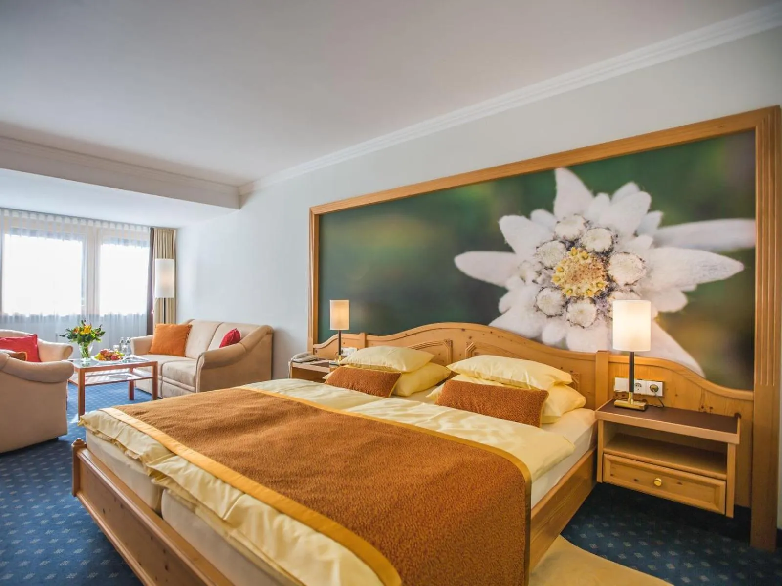 Bed in EUROPÄISCHER HOF Bad Gastein