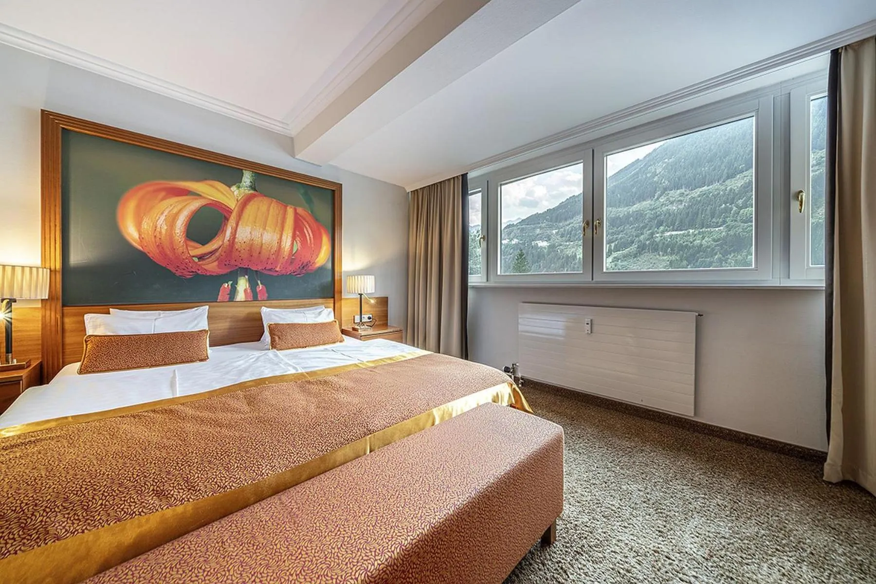 Photo of the whole room, Bed in EUROPÄISCHER HOF Bad Gastein