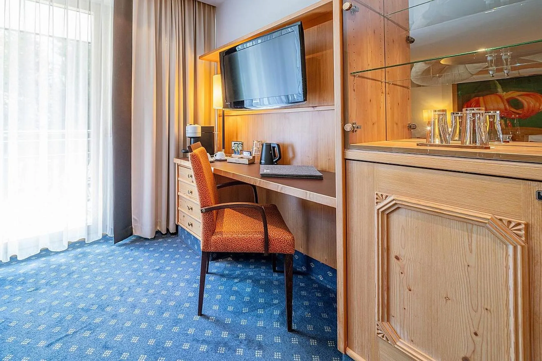 room service in EUROPÄISCHER HOF Bad Gastein