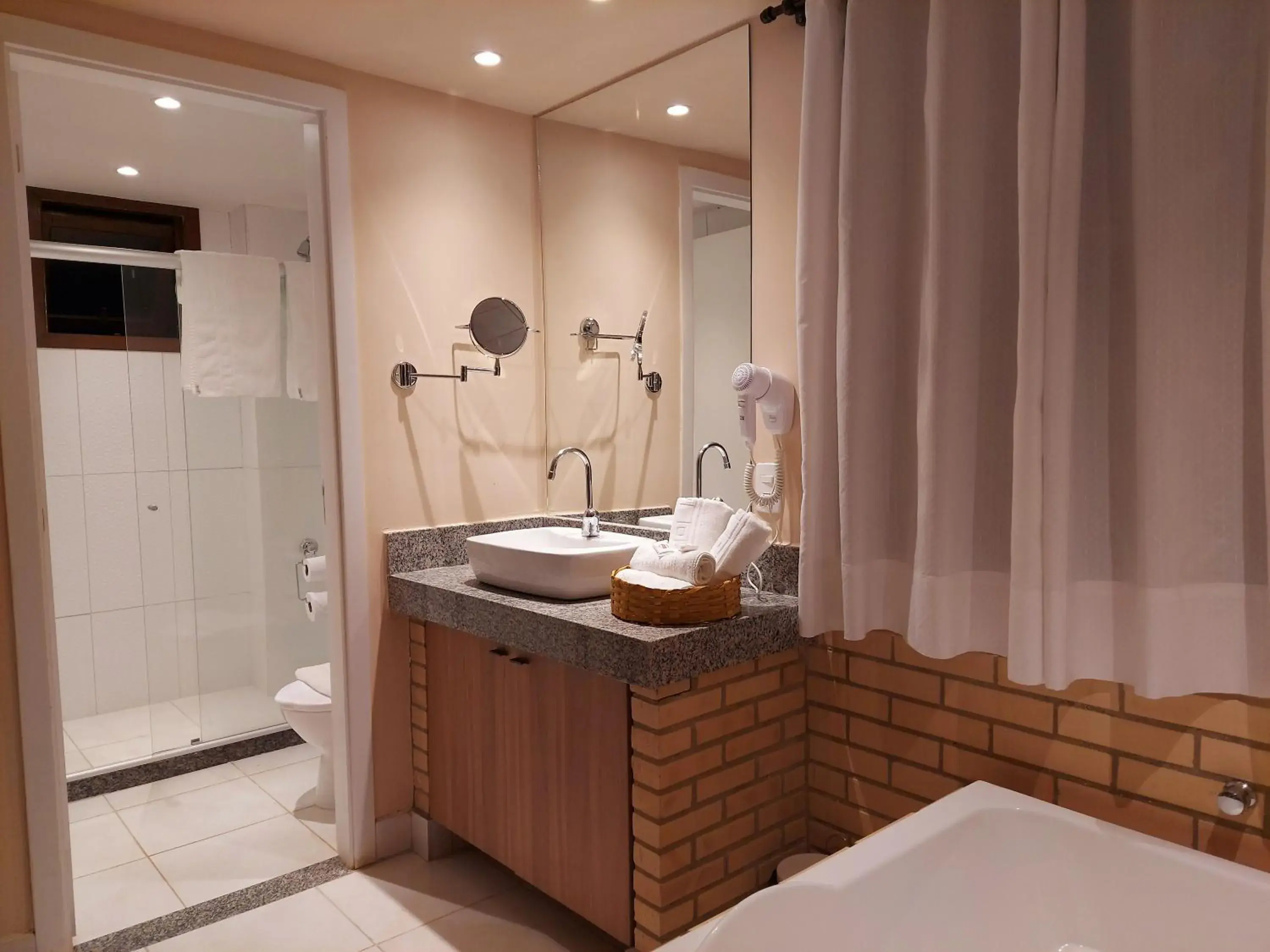 Queen Suite with Spa Bath in Hotel Vila Suíça 1818 Queen Suite with Spa Bath in Hotel Vila Suíça 1818