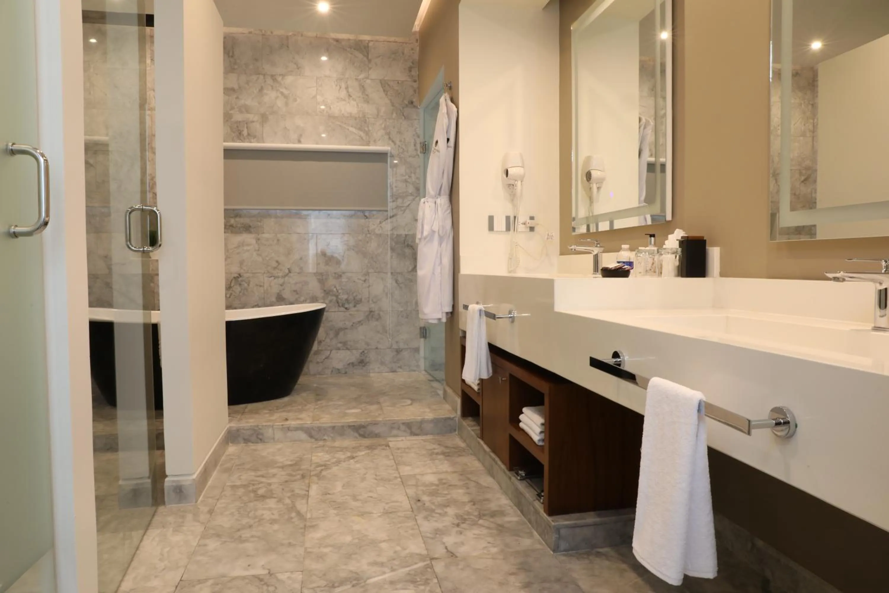 Bathroom in Panther Bay Boutique Hotel