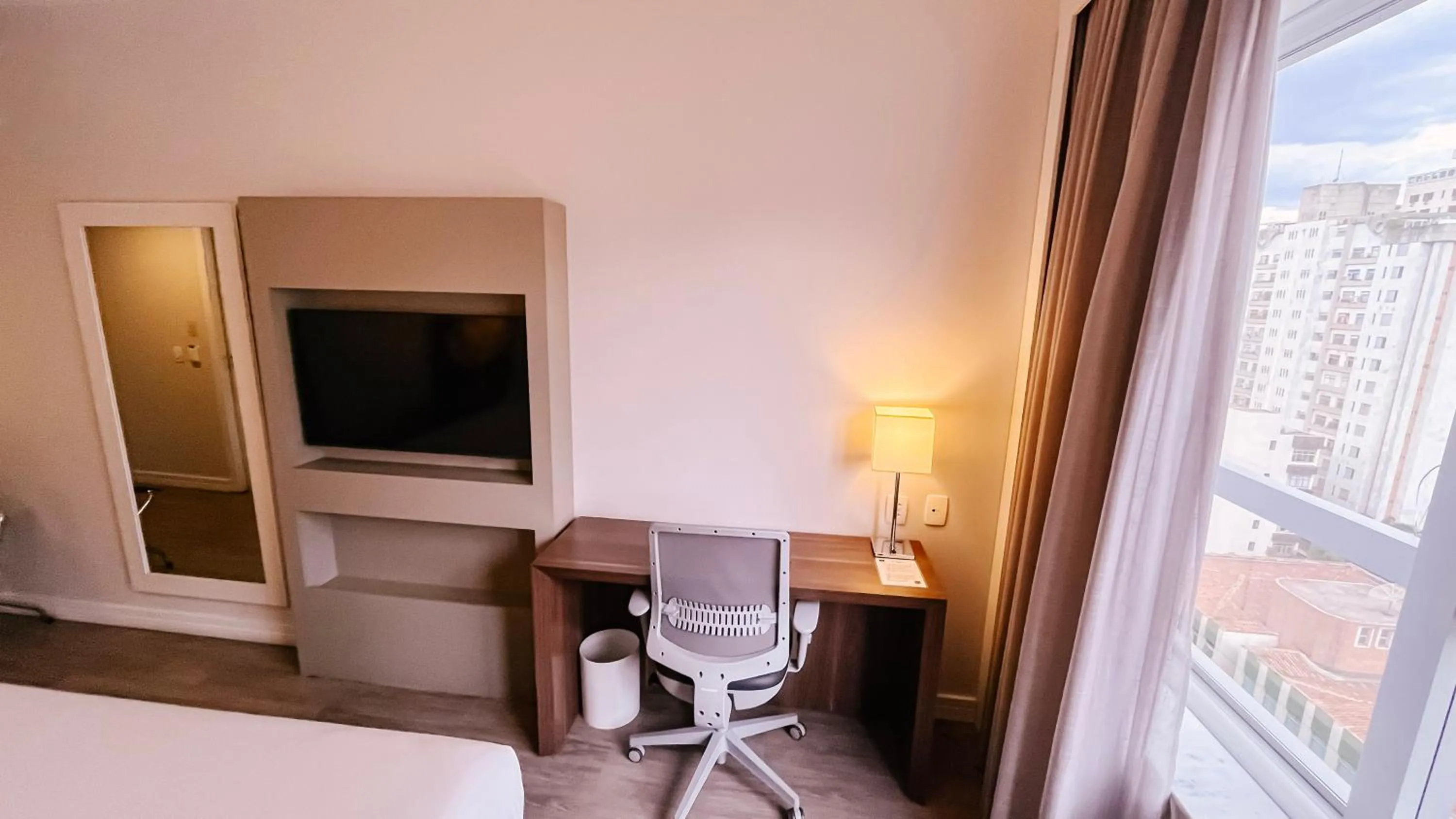 Business facilities, Bed in Holiday Inn Belo Horizonte Savassi by IHG