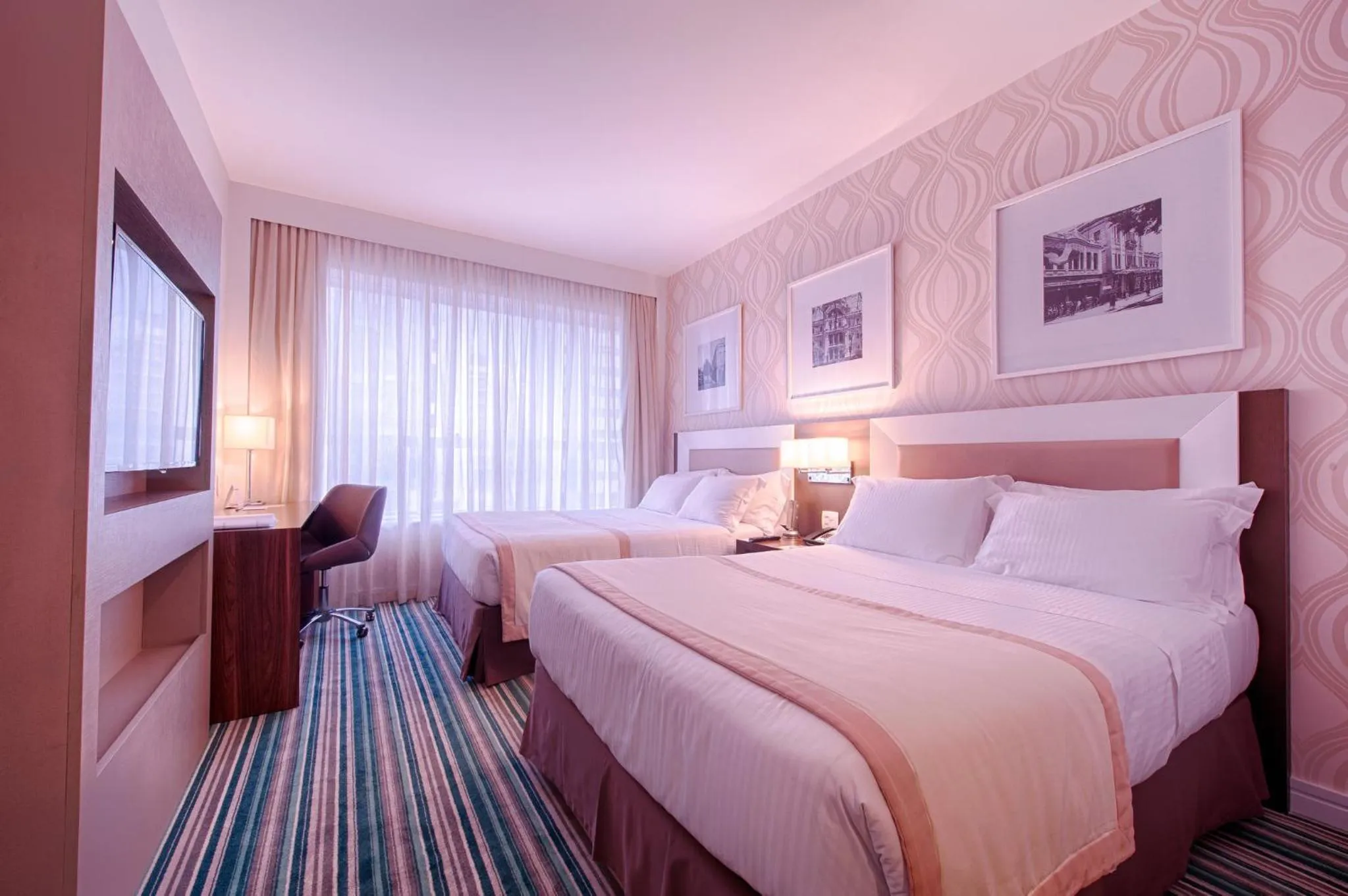 Photo of the whole room, Bed in Holiday Inn Belo Horizonte Savassi by IHG