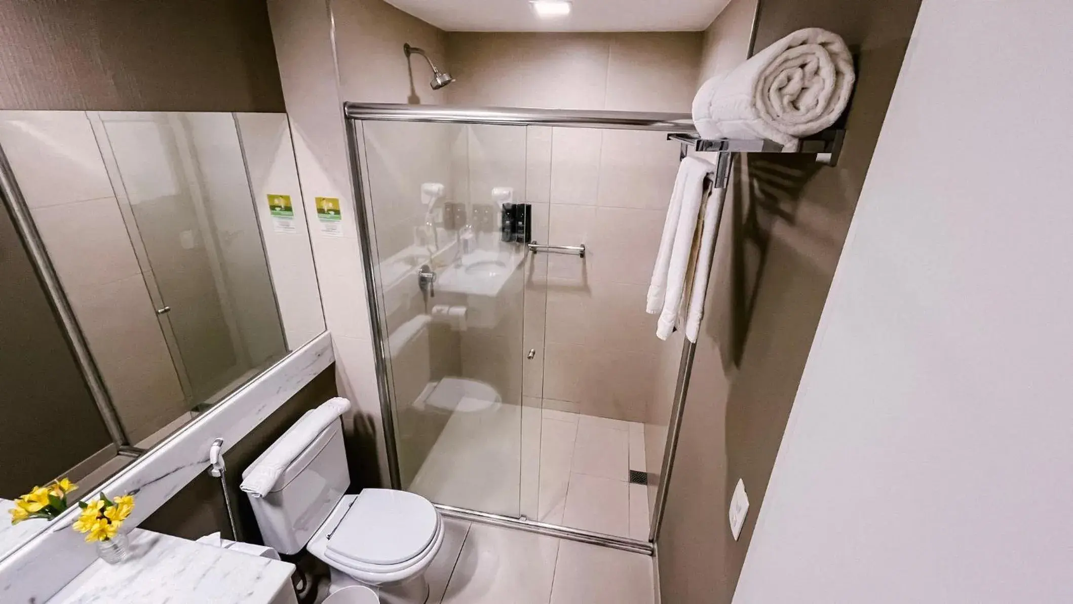 Upgraded Premium Double Room with Two Double Beds and City View in Holiday Inn Belo Horizonte Savassi by IHG Upgraded Premium Double Room with Two Double Beds and City View in Holiday Inn Belo Horizonte Savassi by IHG