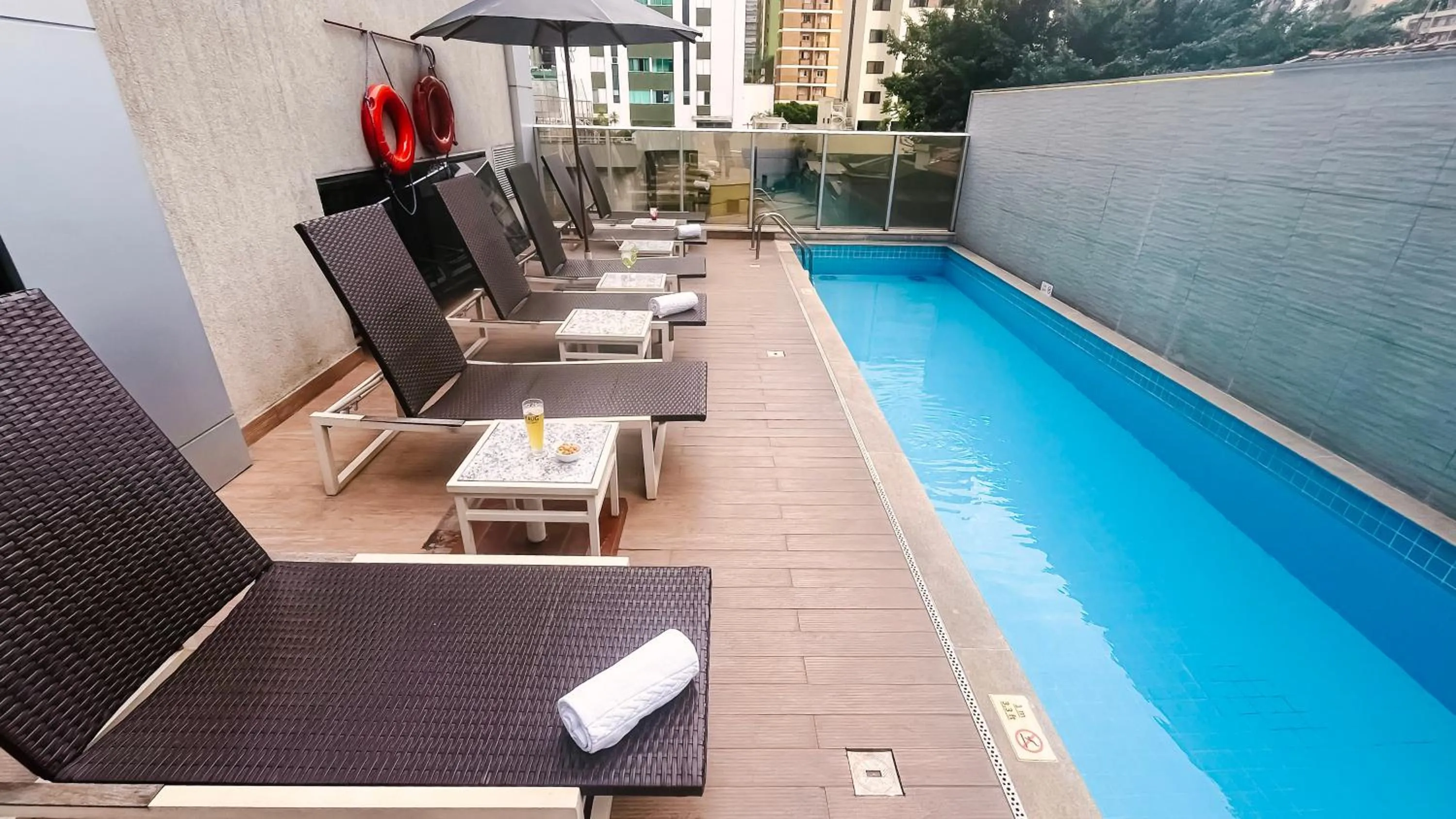 Swimming pool in Holiday Inn Belo Horizonte Savassi by IHG