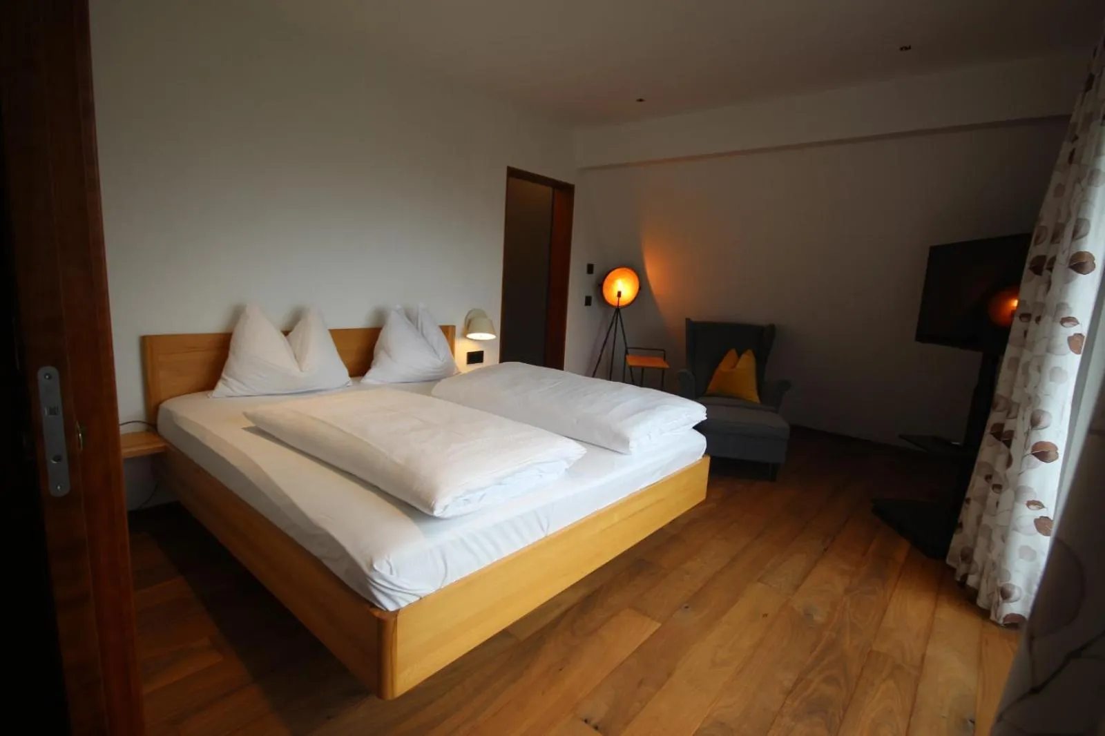 Bedroom, Bed in Hotel Hollweger