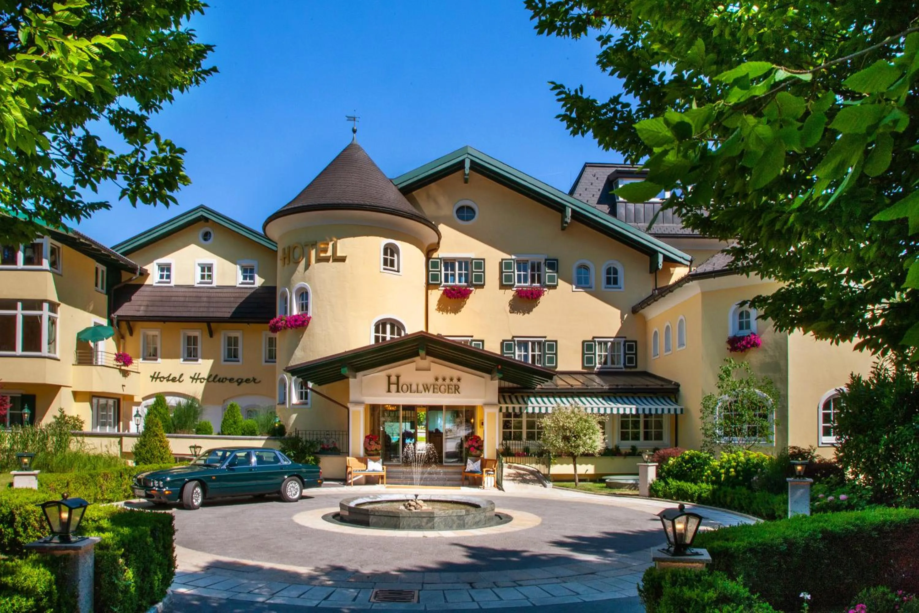 Property building in Hotel Hollweger