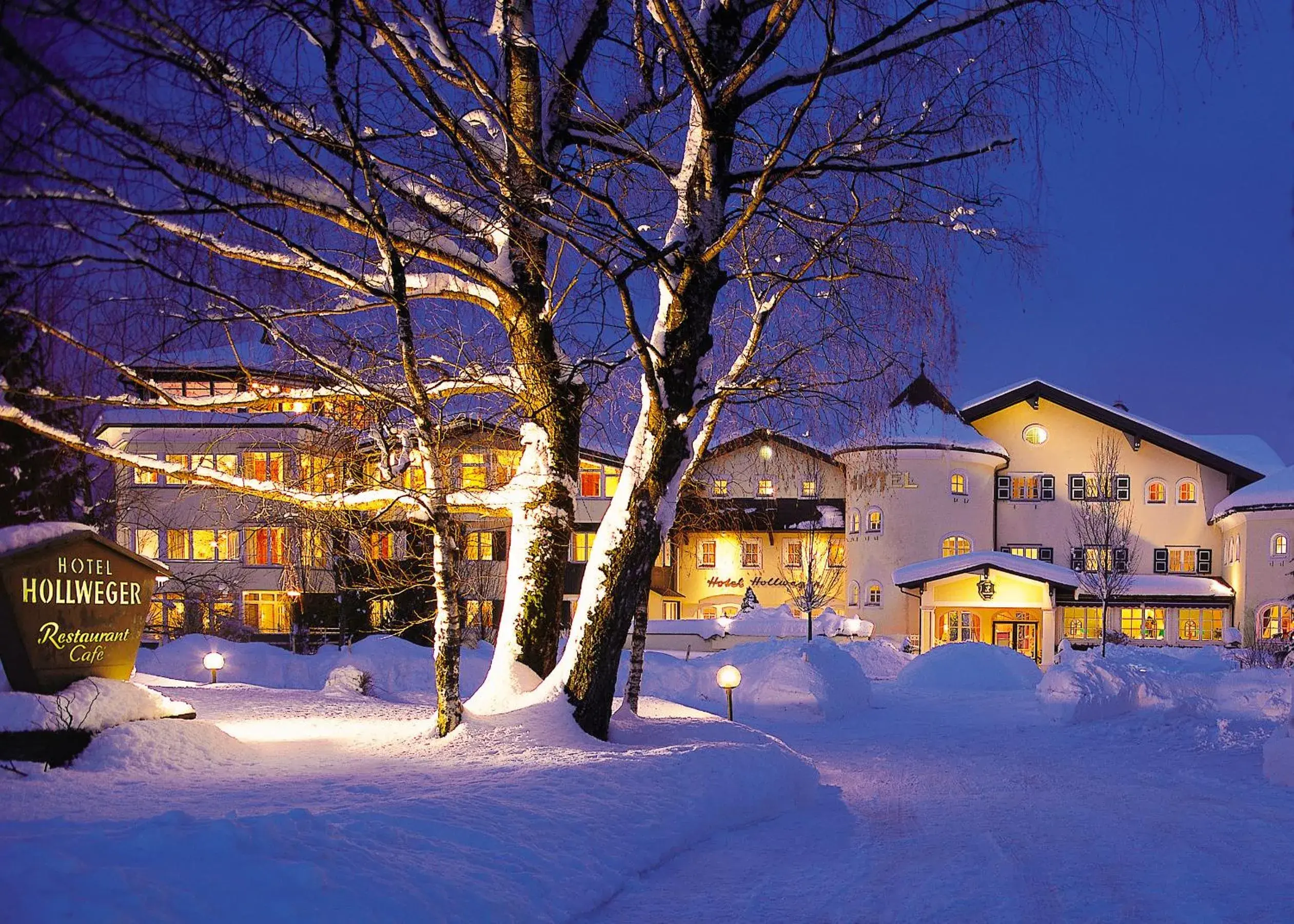 Facade/entrance, Winter in Hotel Hollweger