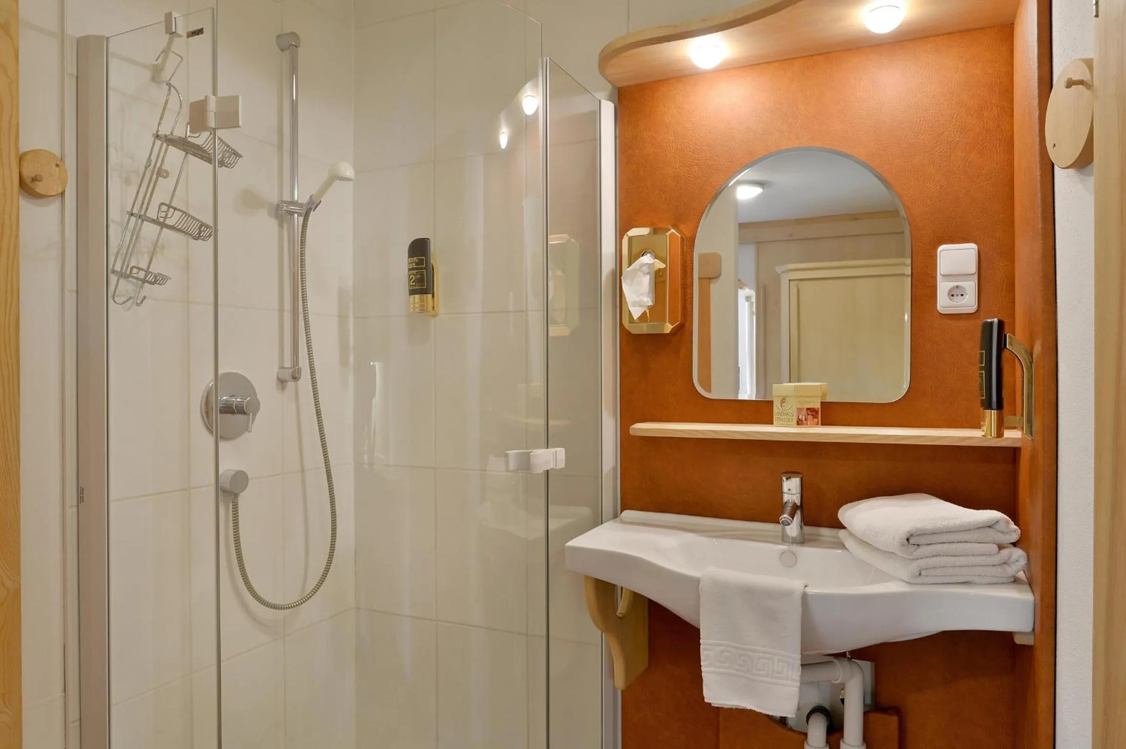 Bathroom in Bed & Breakfast Landhaus Strasser