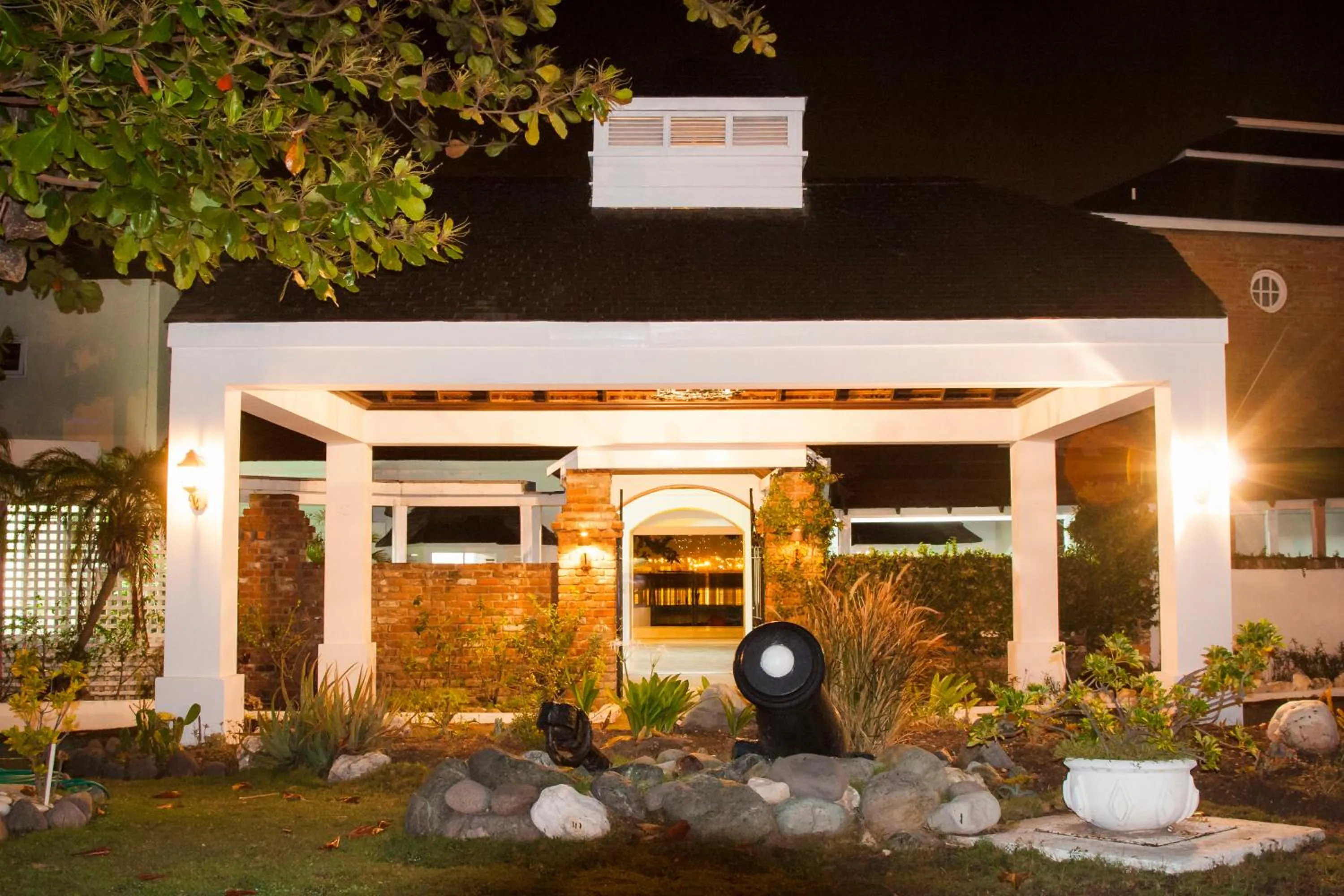 Facade/entrance in Grand Hotel Excelsior Port Royal