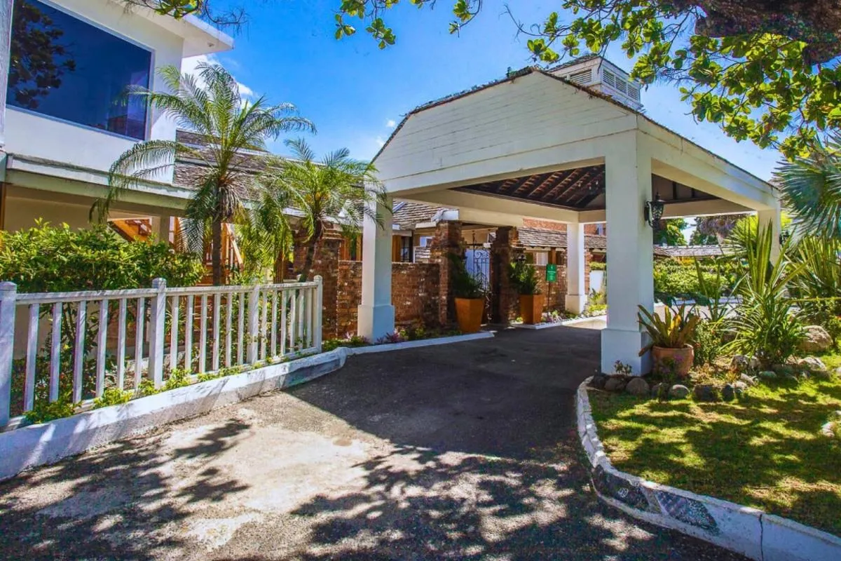 Facade/entrance in Grand Hotel Excelsior Port Royal