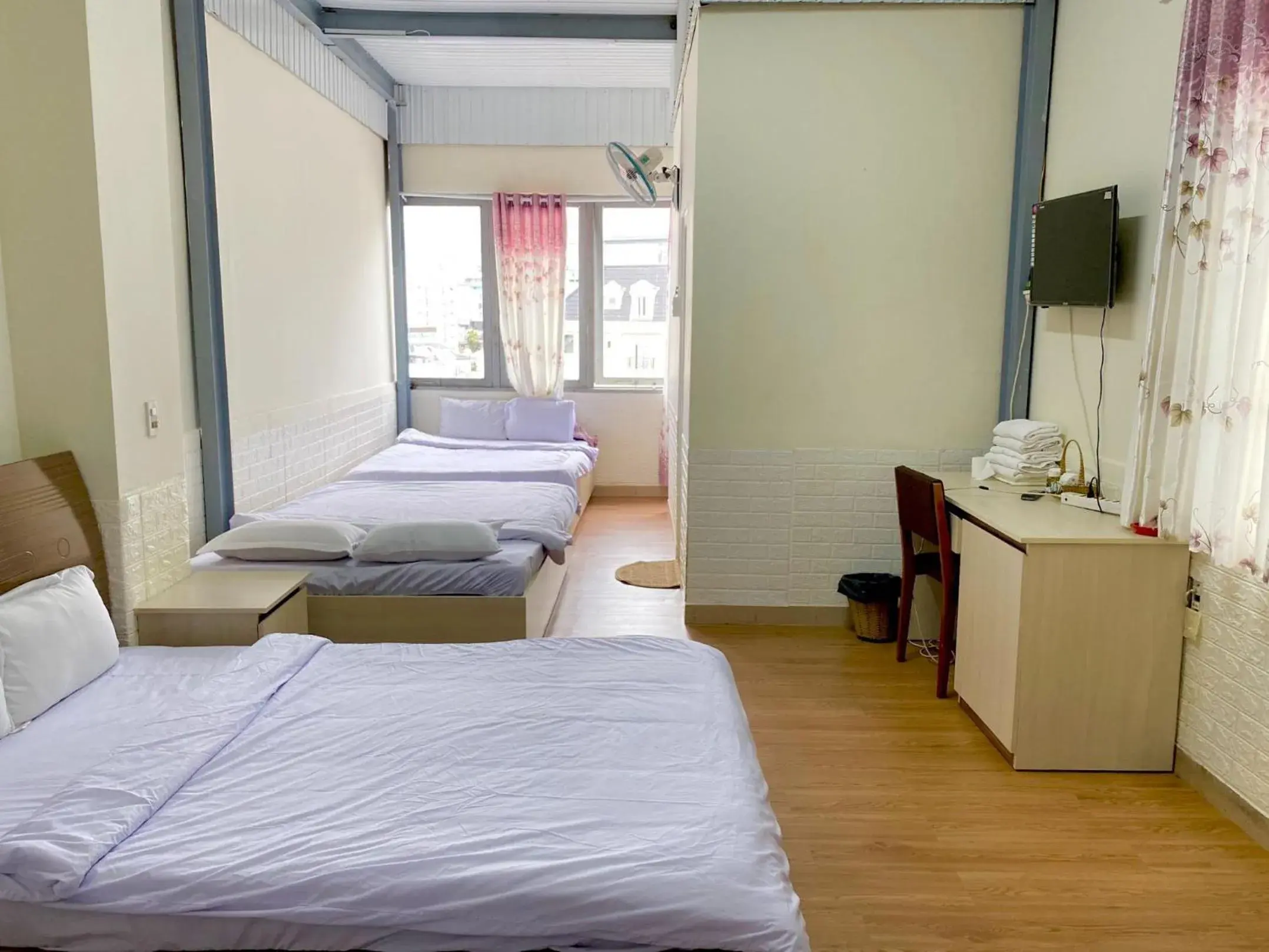 Property building, Bed in Sao Mai Tim Hotel Property building, Bed in Sao Mai Tim Hotel