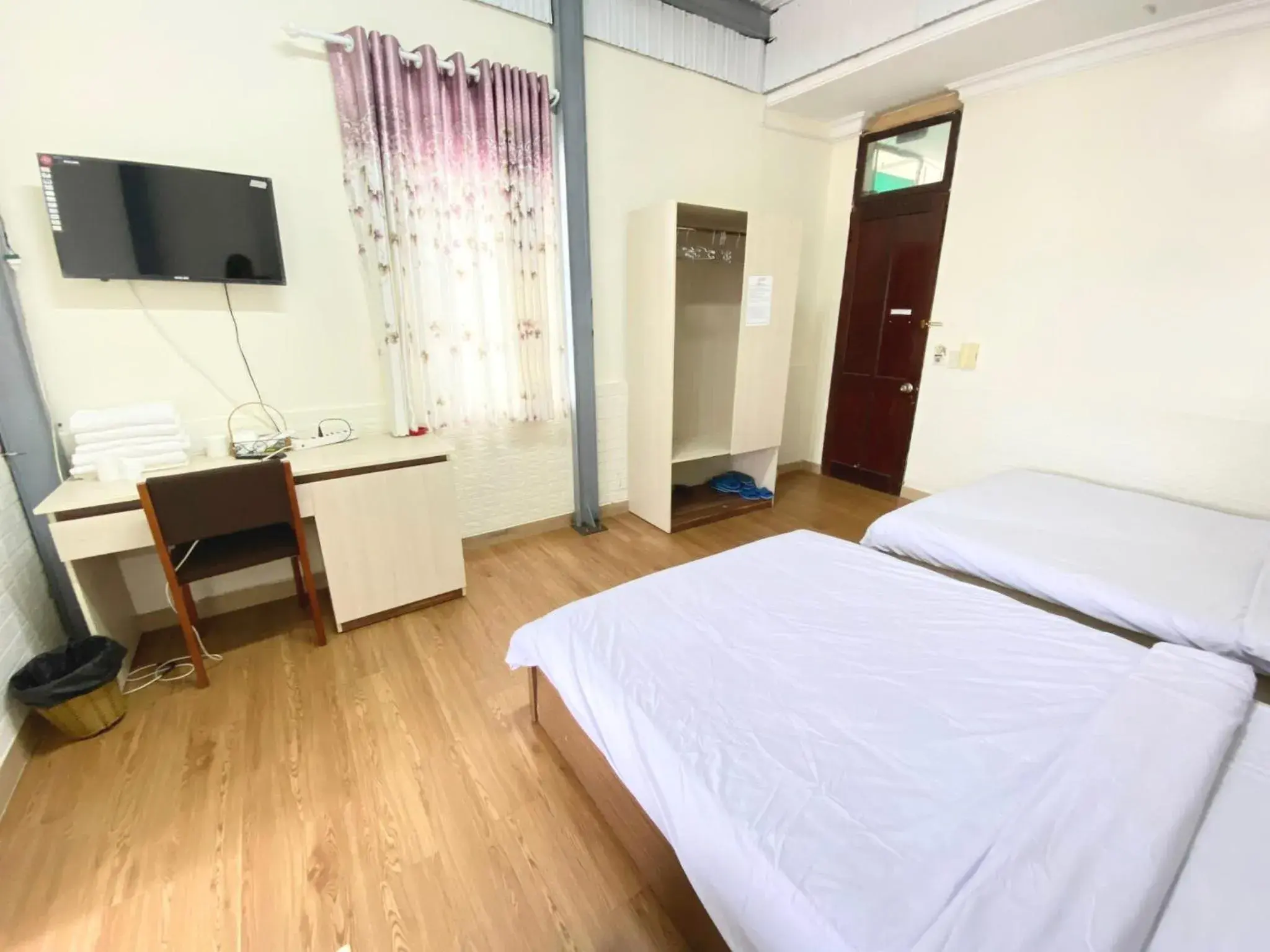 Property building, Bed in Sao Mai Tim Hotel Property building, Bed in Sao Mai Tim Hotel