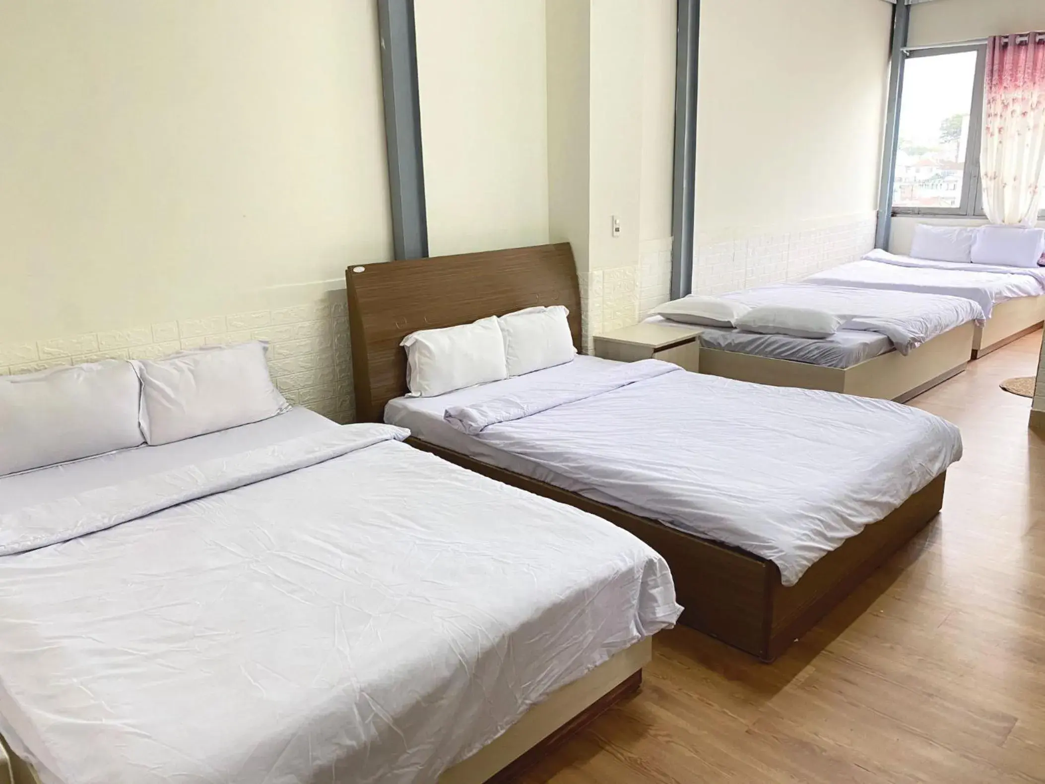 Property building, Bed in Sao Mai Tim Hotel Property building, Bed in Sao Mai Tim Hotel