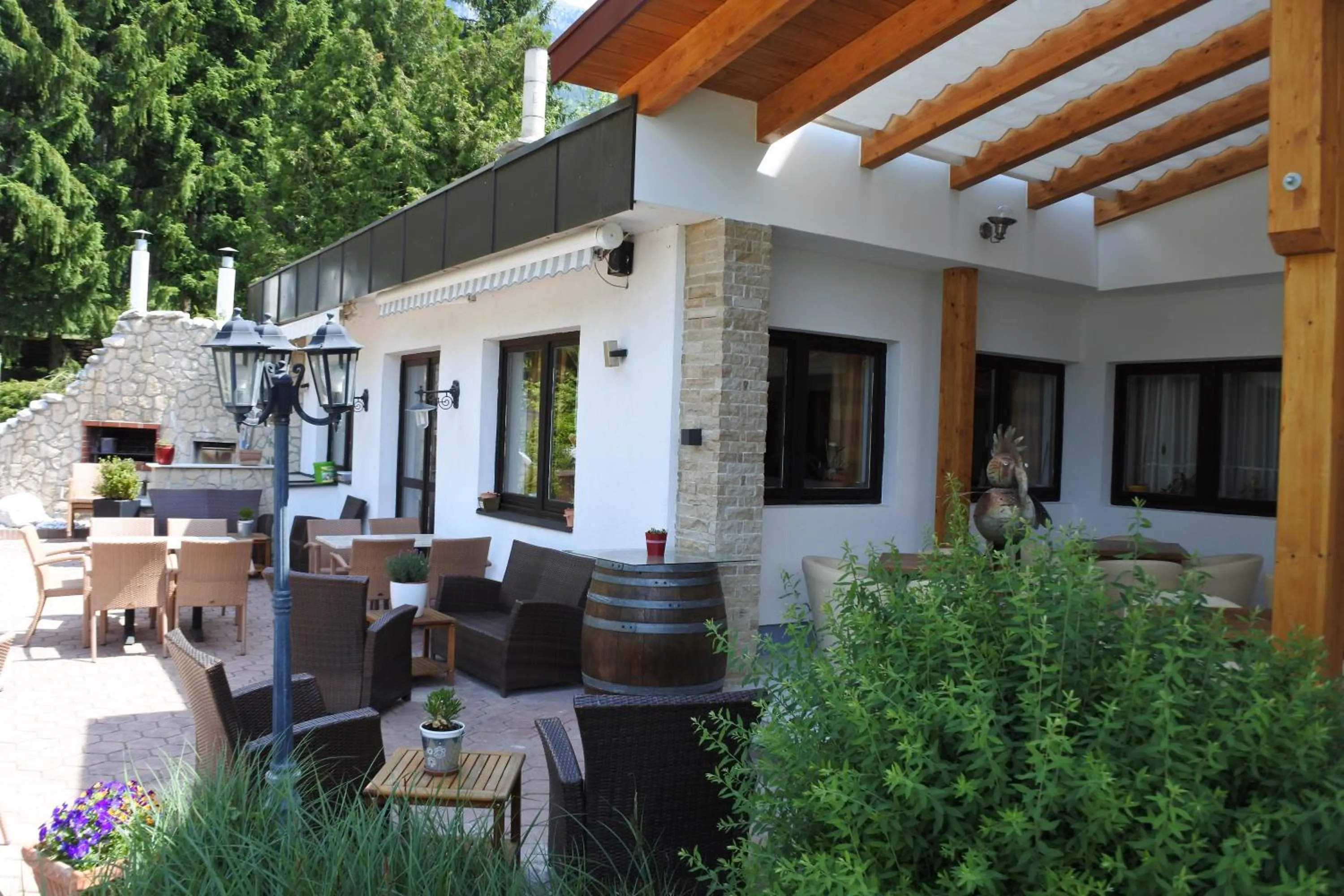 Garden in Hotel Kärntnerhof & Suiten 3-Stern Superior