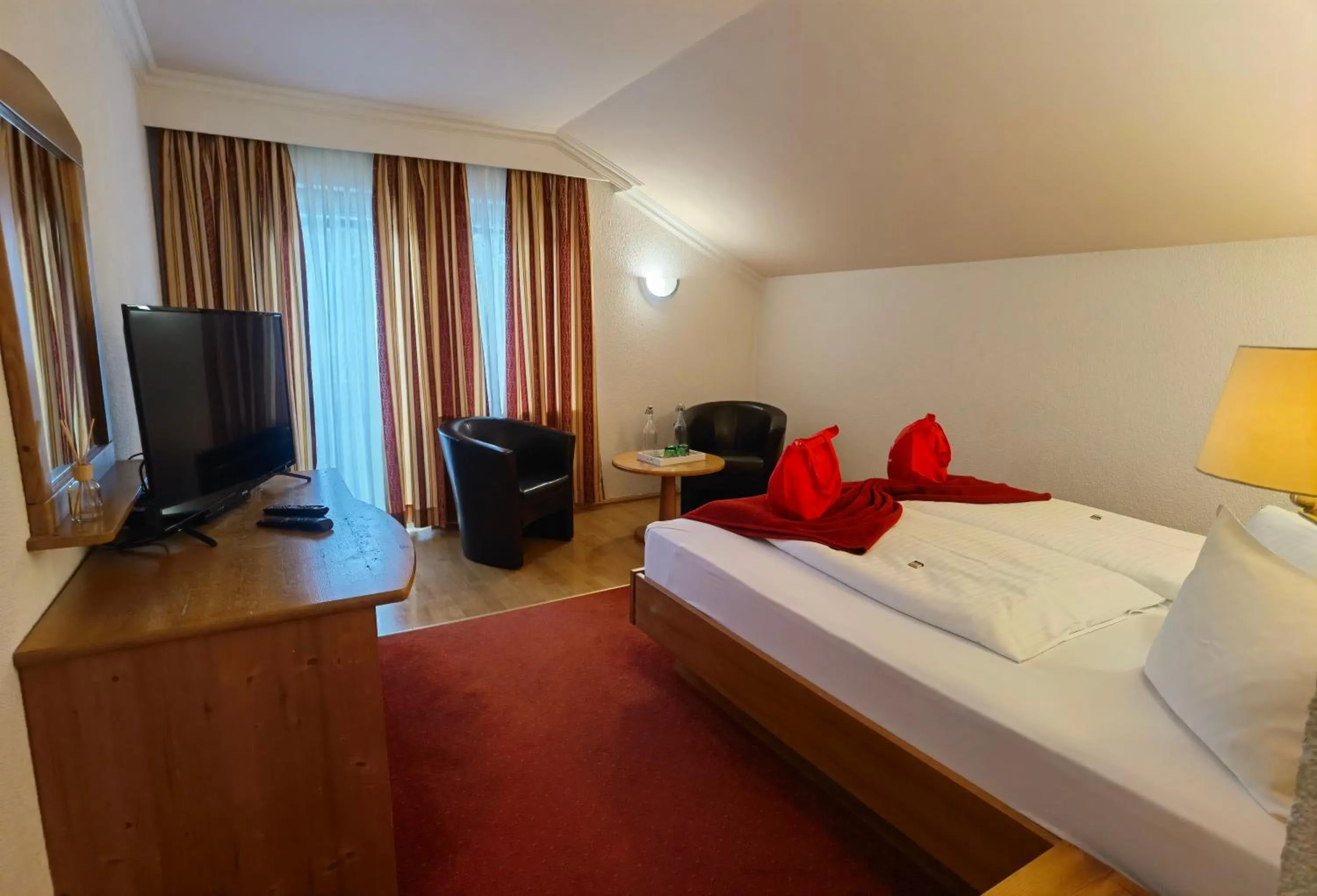 Bedroom, Bed in Hotel Kärntnerhof & Suiten 3-Stern Superior