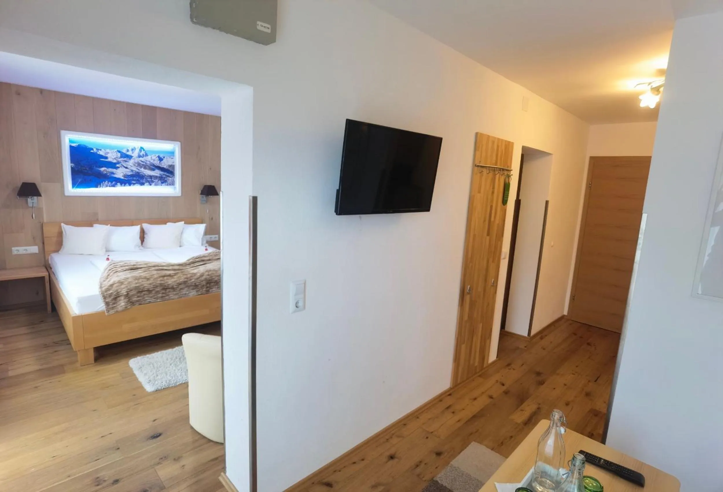 Photo of the whole room, Bed in Hotel Kärntnerhof & Suiten 3-Stern Superior