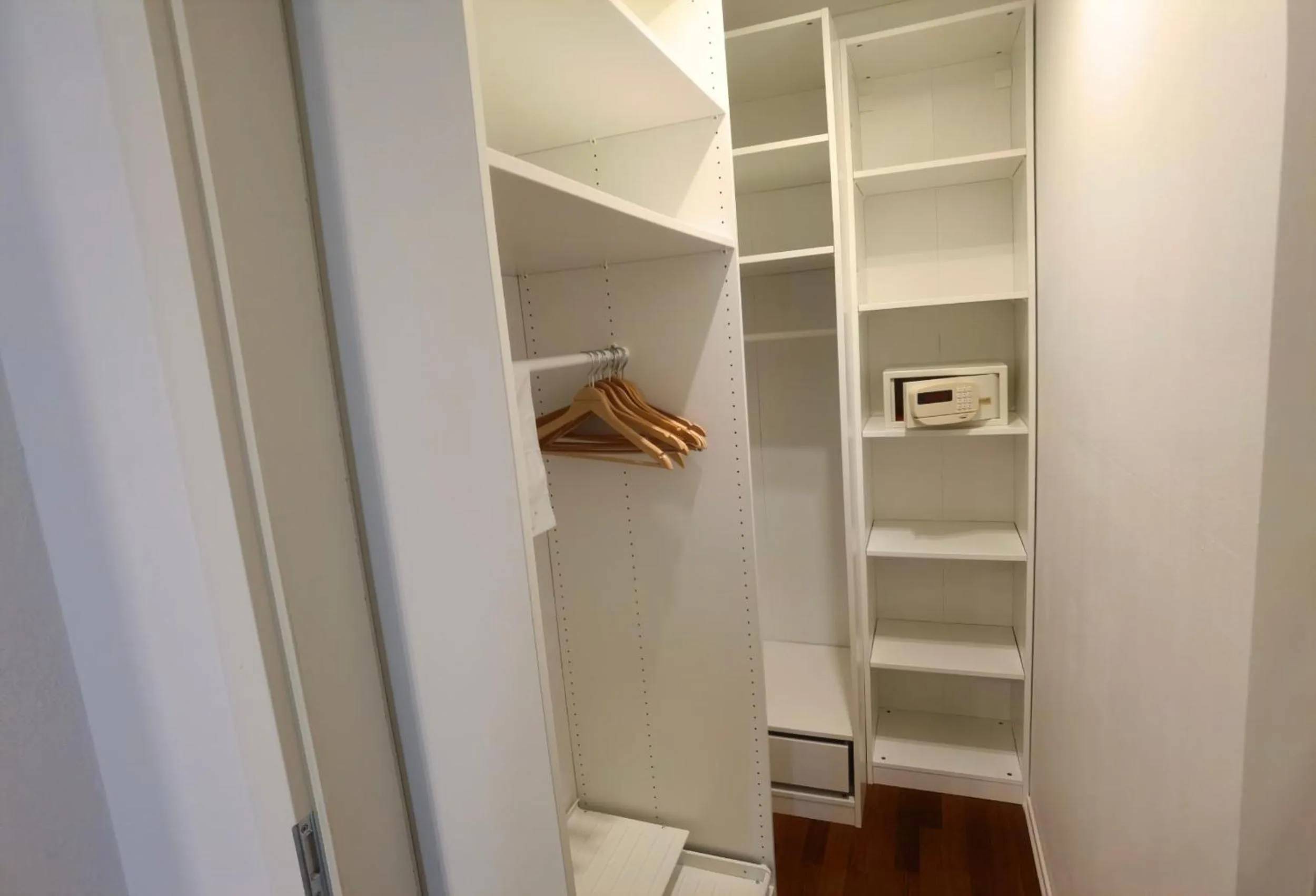 wardrobe in Hotel Kärntnerhof & Suiten 3-Stern Superior