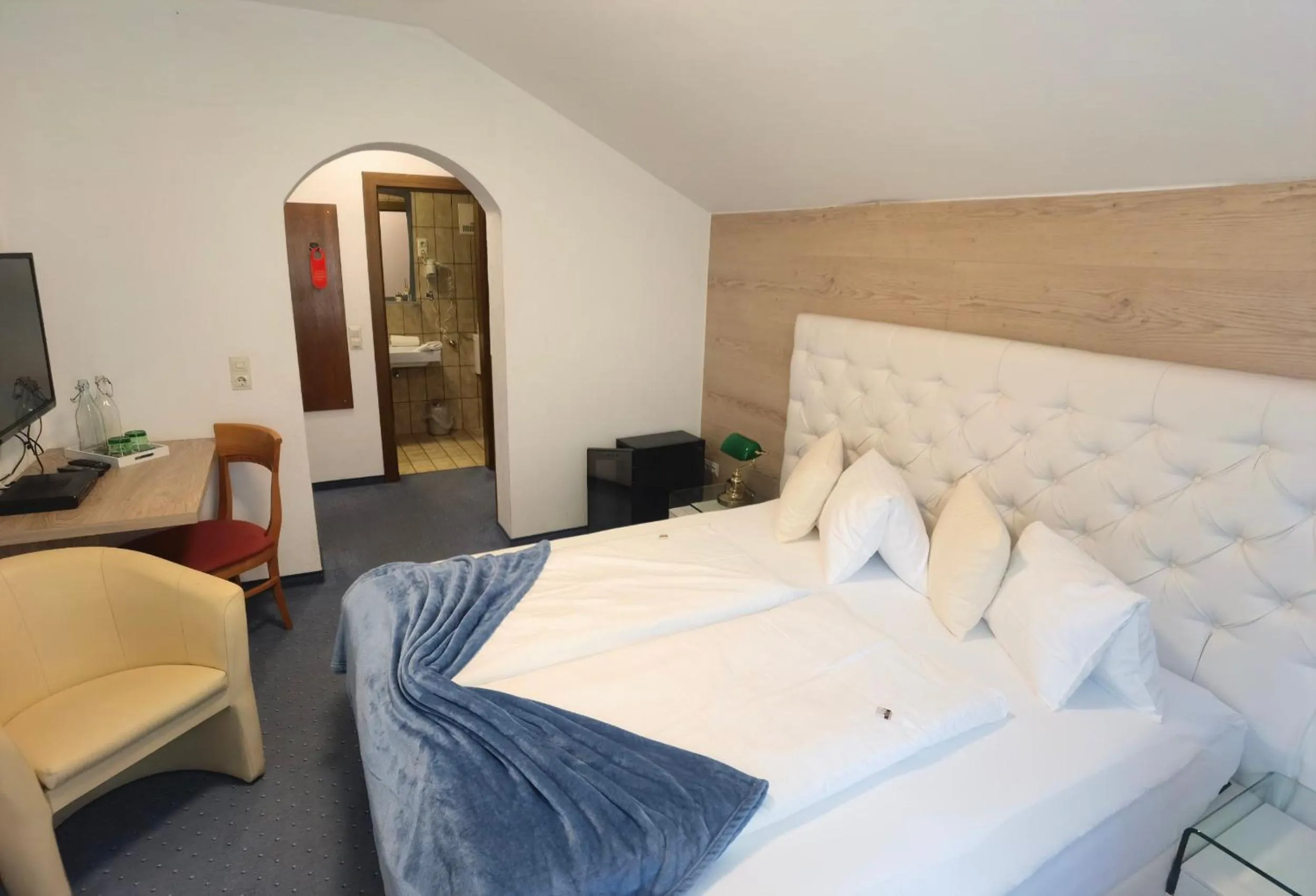 Living room, Bed in Hotel Kärntnerhof & Suiten 3-Stern Superior