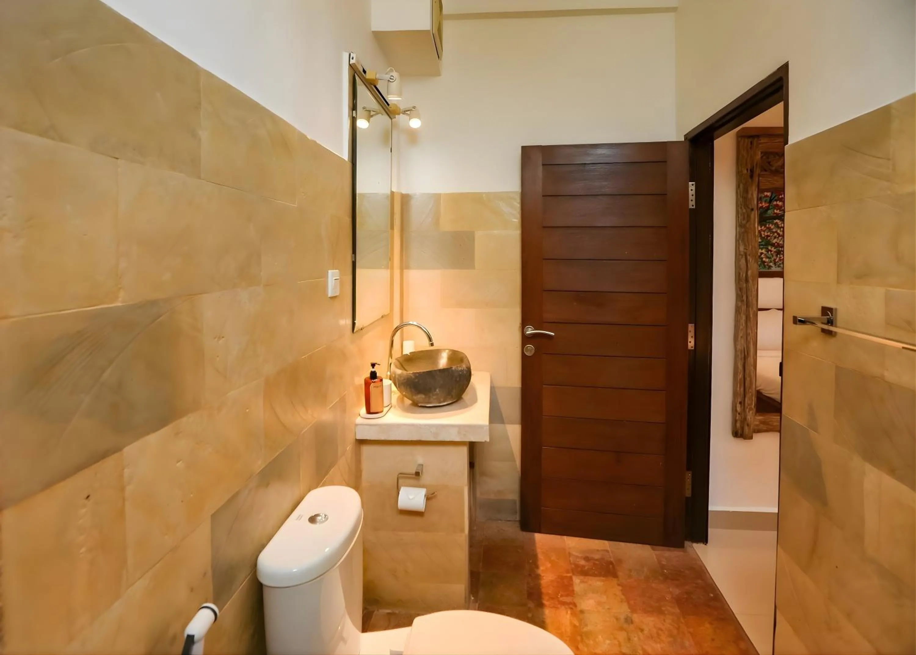 Bathroom in Green Banana
