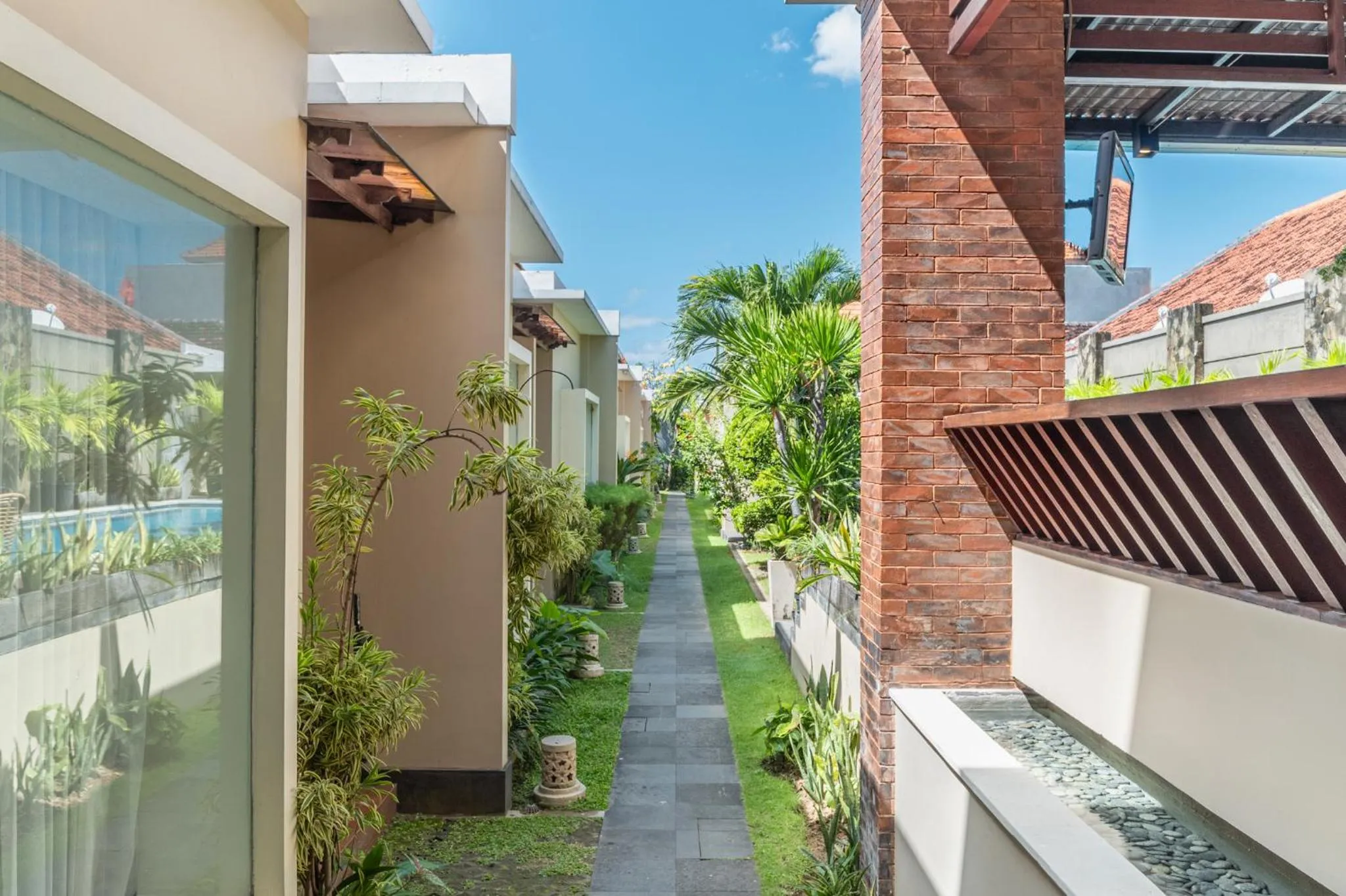 Garden in Svarna Suites Seminyak