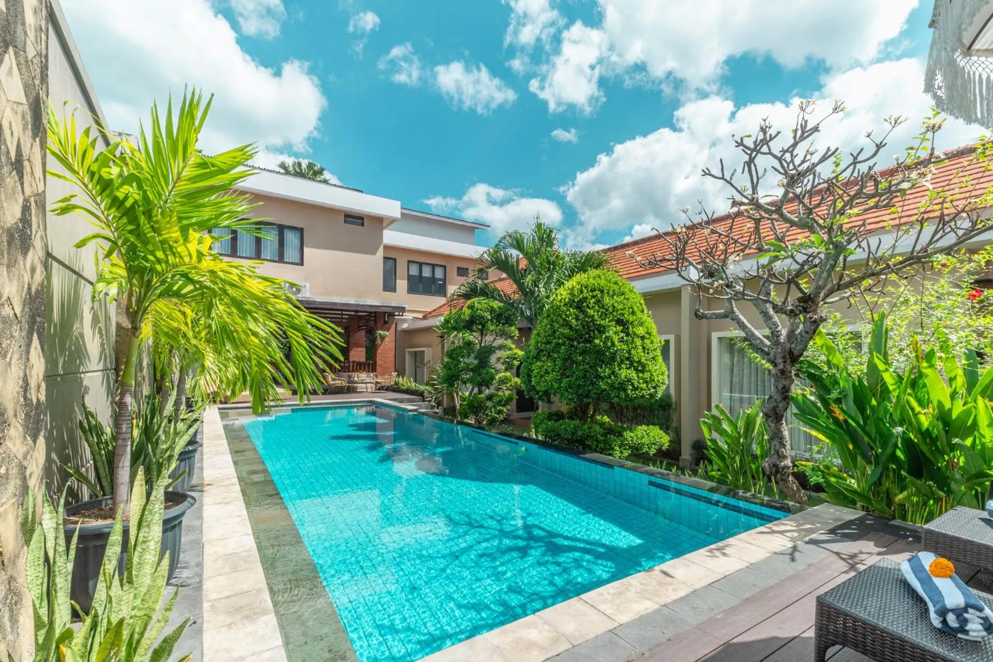 Swimming pool in Svarna Suites Seminyak