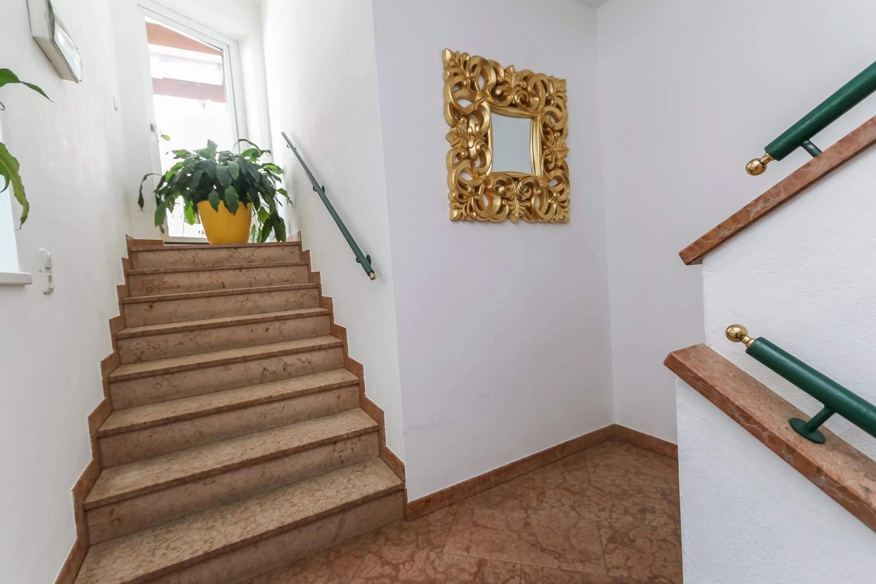 Decorative detail in Alpenhotel Tauernstüberl