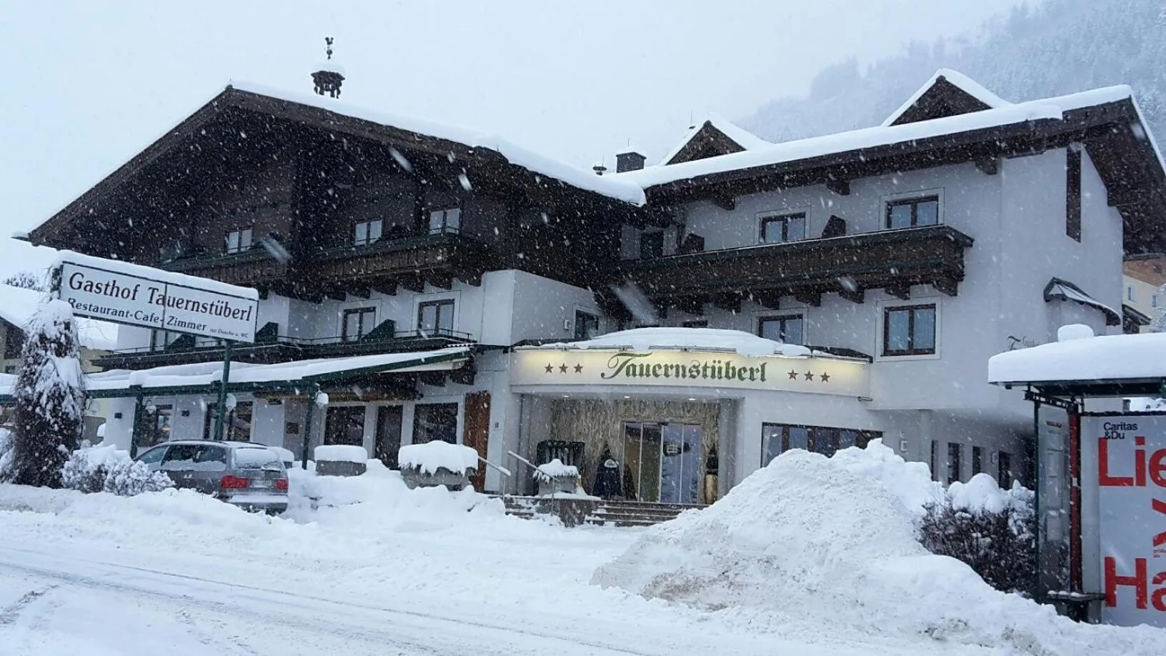 Facade/entrance in Alpenhotel Tauernstüberl