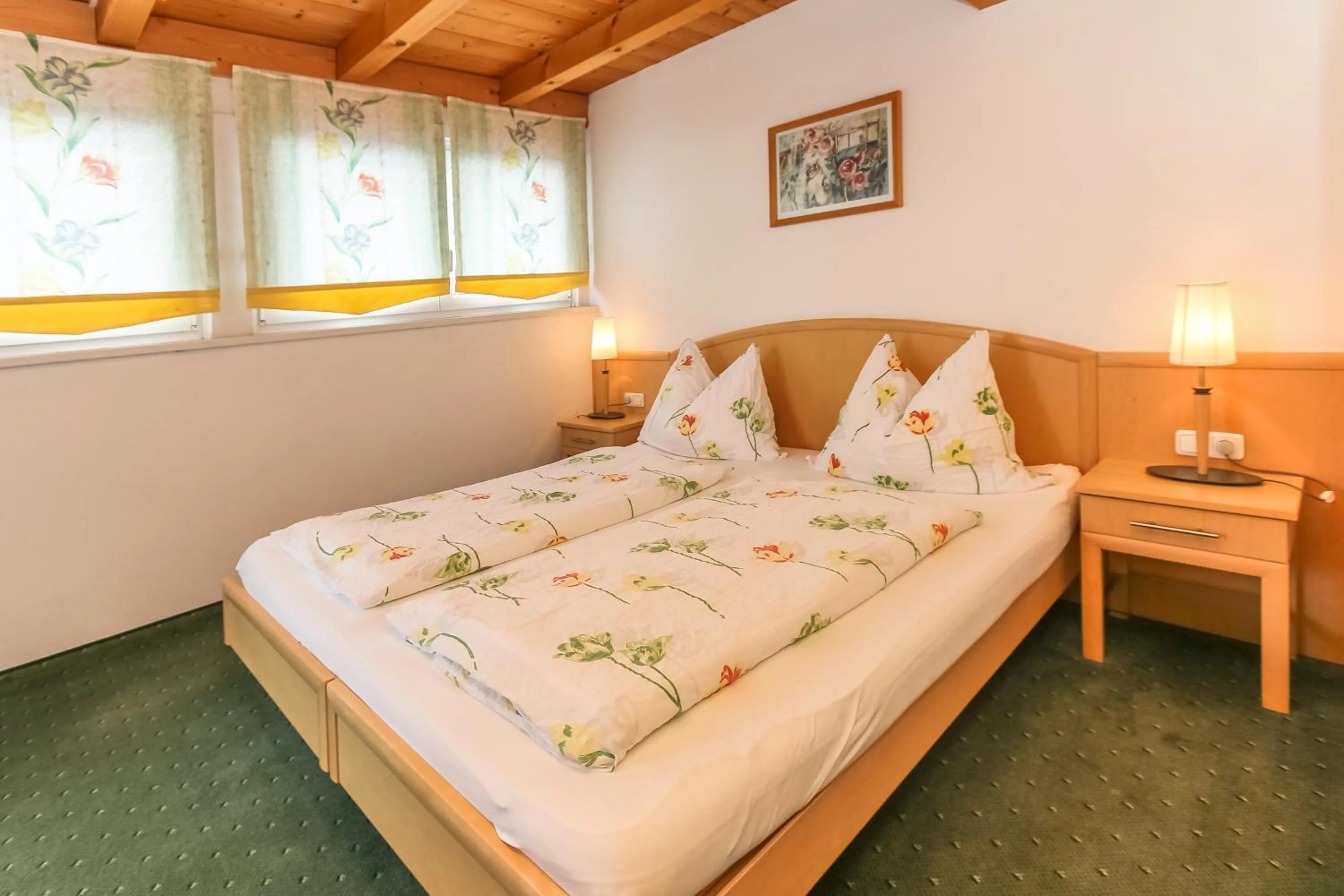 Photo of the whole room, Bed in Alpenhotel Tauernstüberl