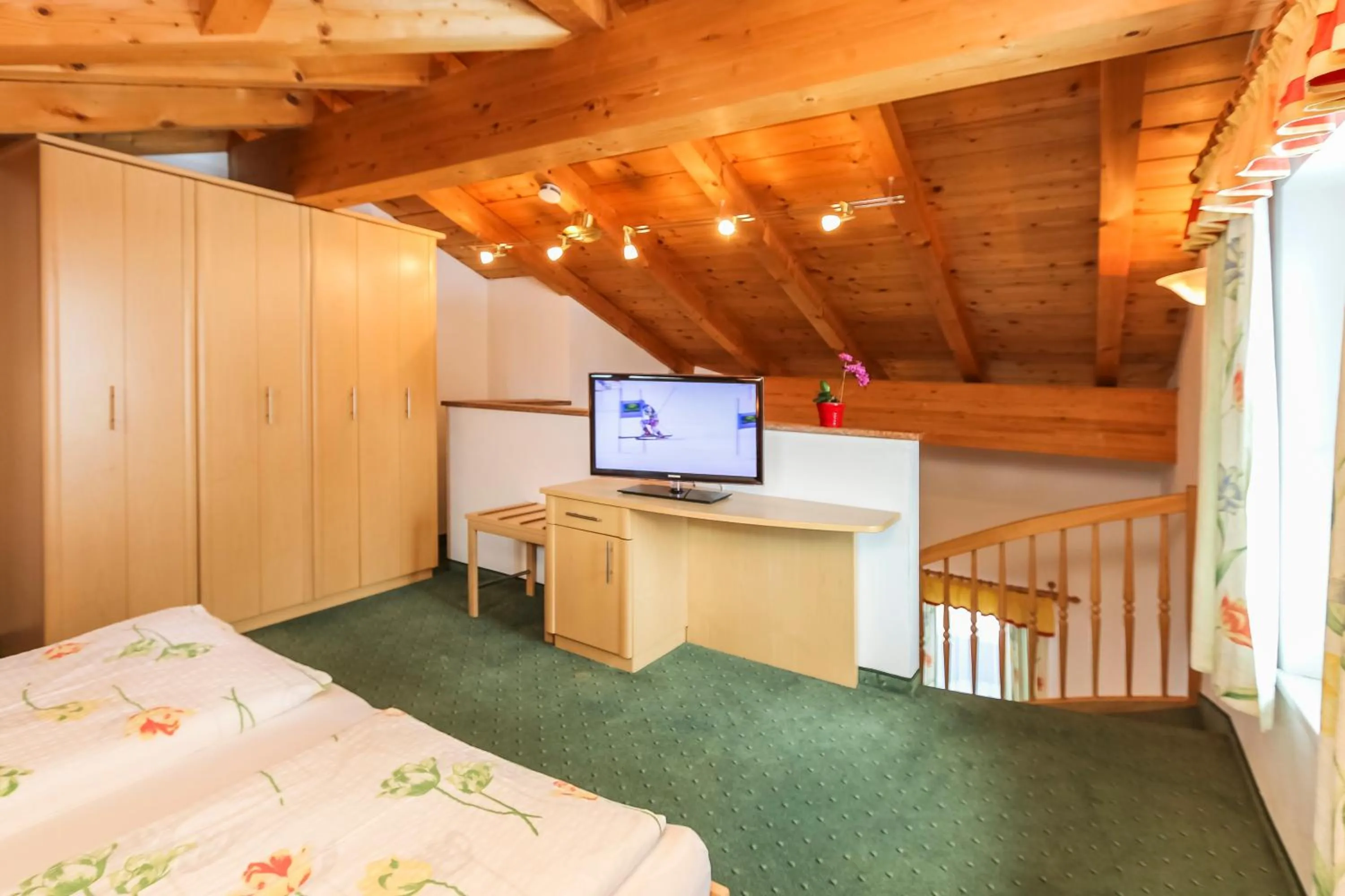 Photo of the whole room, Bed in Alpenhotel Tauernstüberl