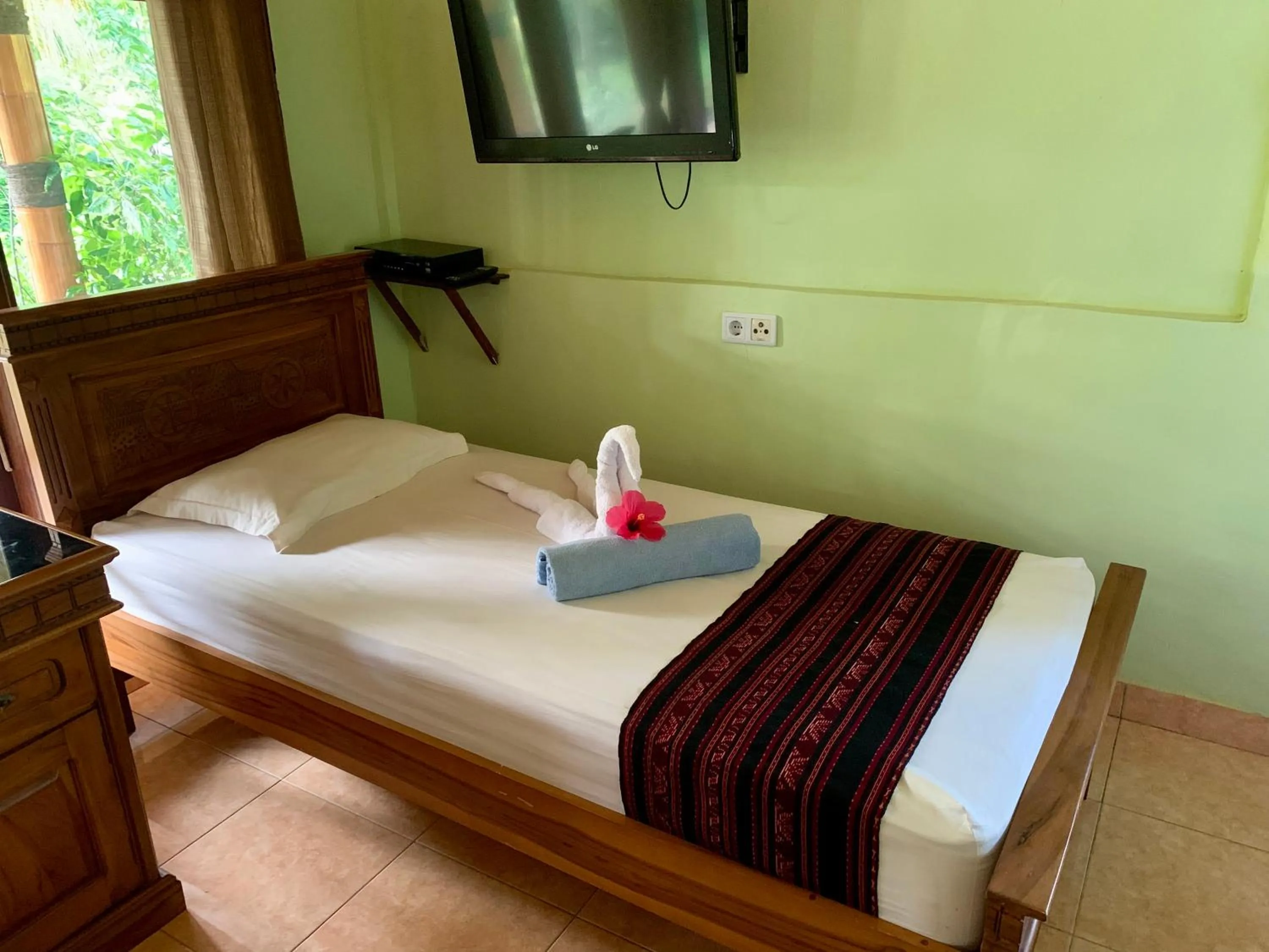 Bedroom, Bed in Budi Sun Resort, Flores, Maumere