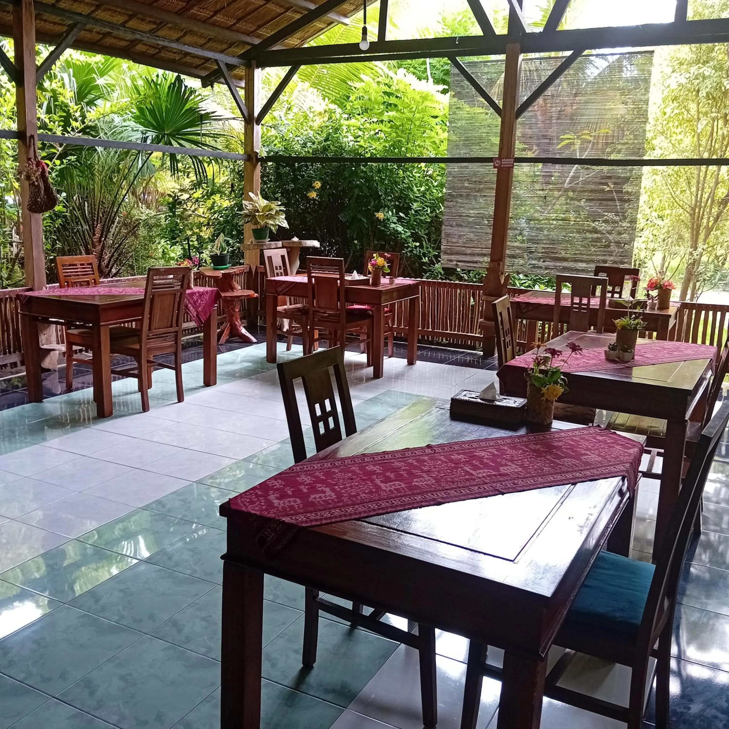 Restaurant/places to eat in Budi Sun Resort, Flores, Maumere