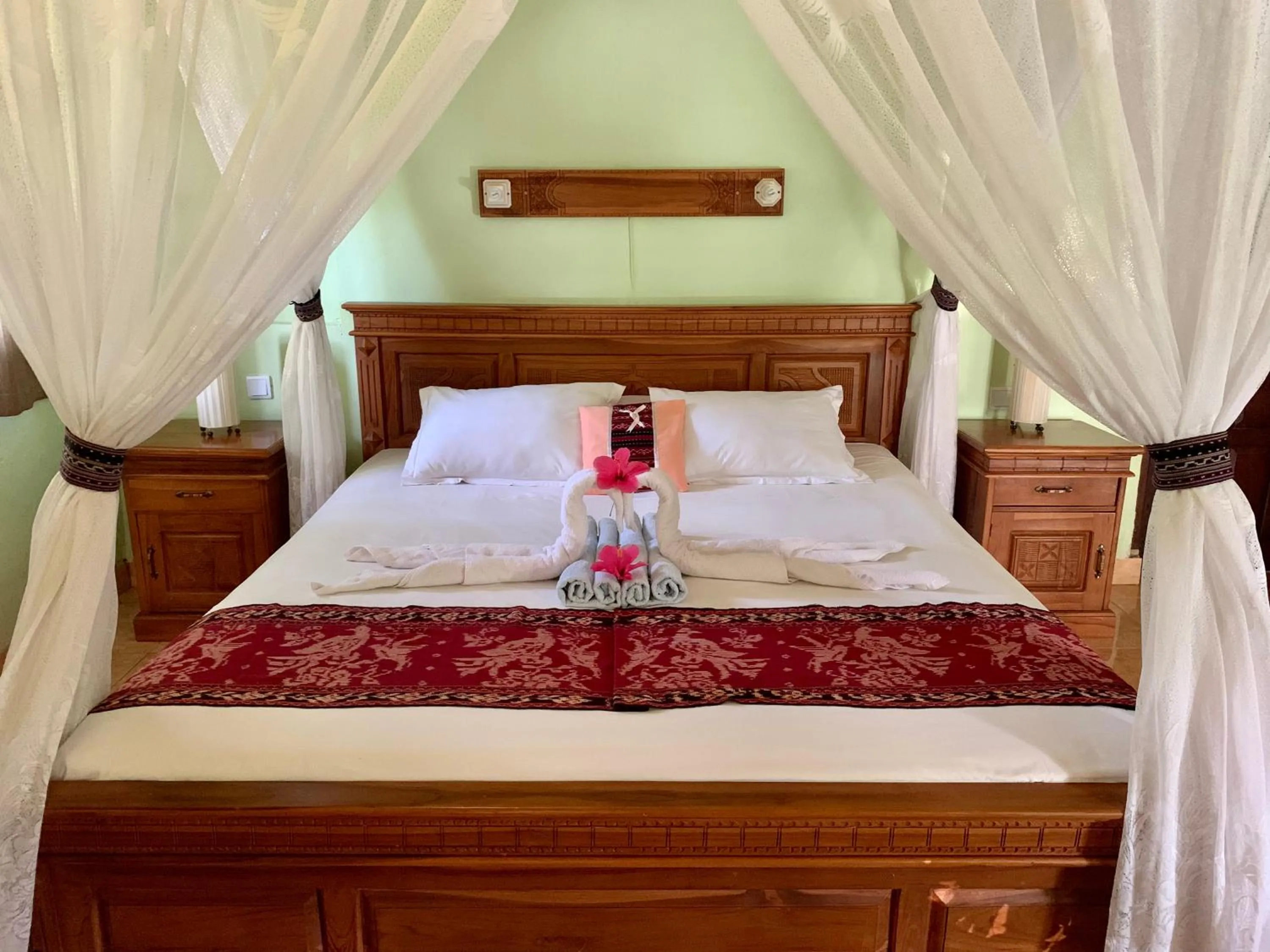 Bedroom, Bed in Budi Sun Resort, Flores, Maumere