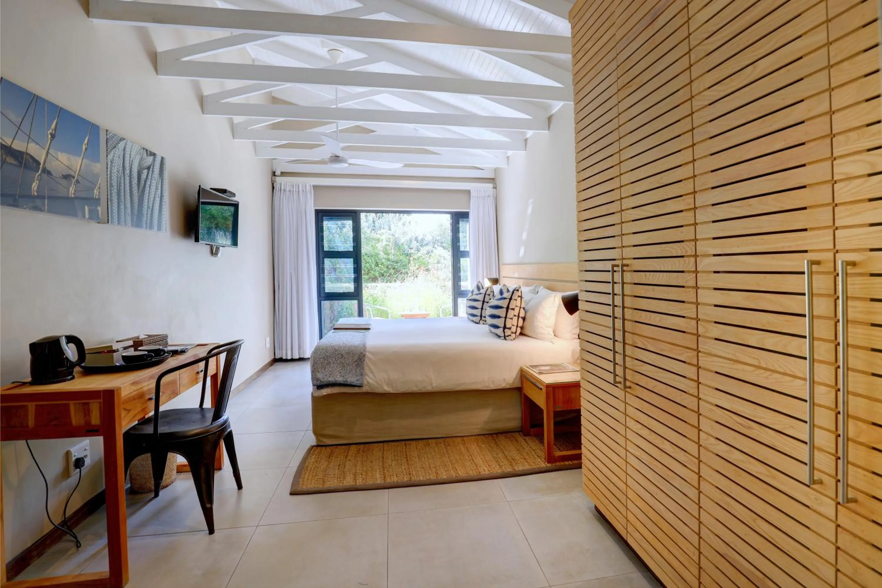 Bed in Scallop Lodge