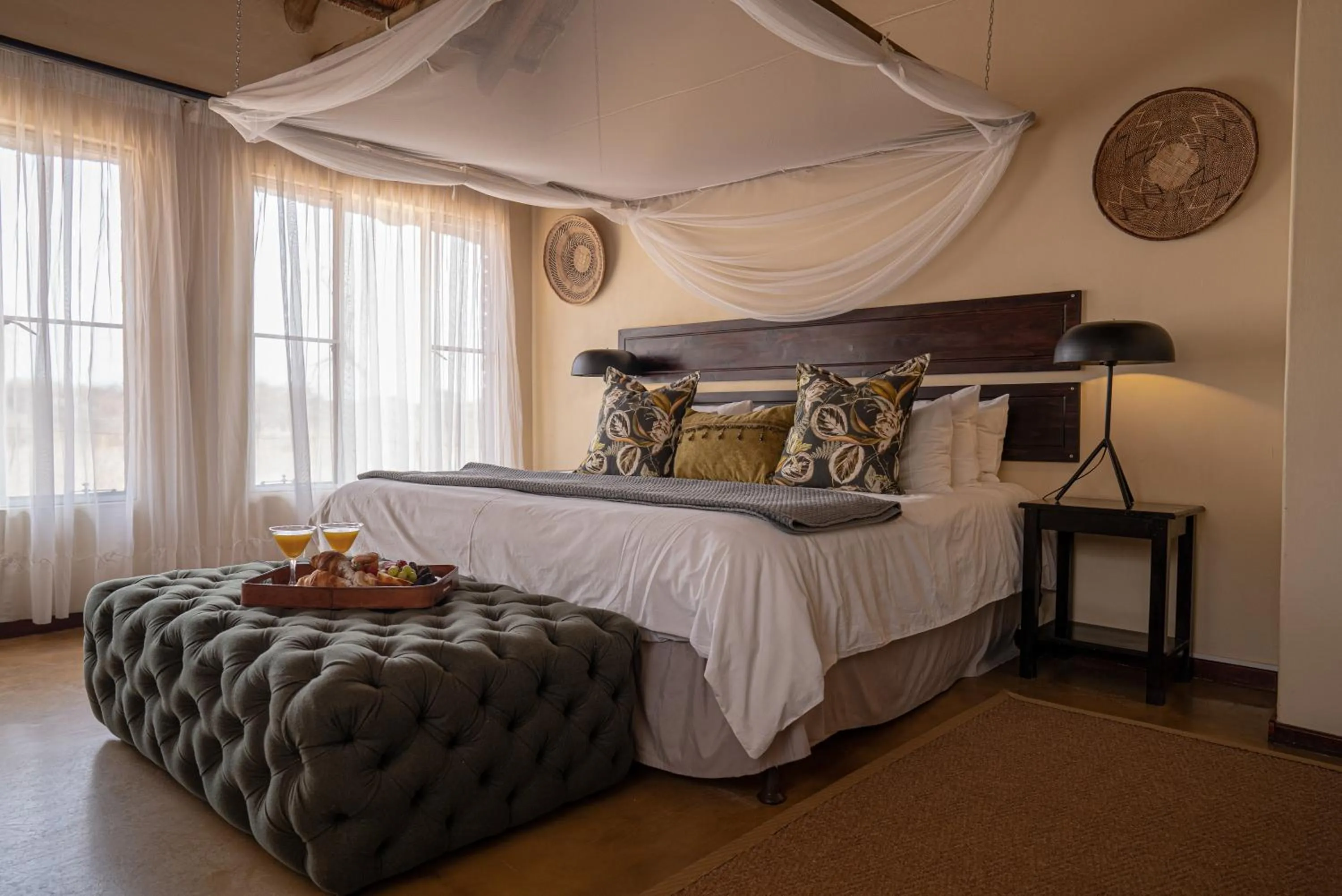 Bedroom, Bed in Tshukudu Game Lodge