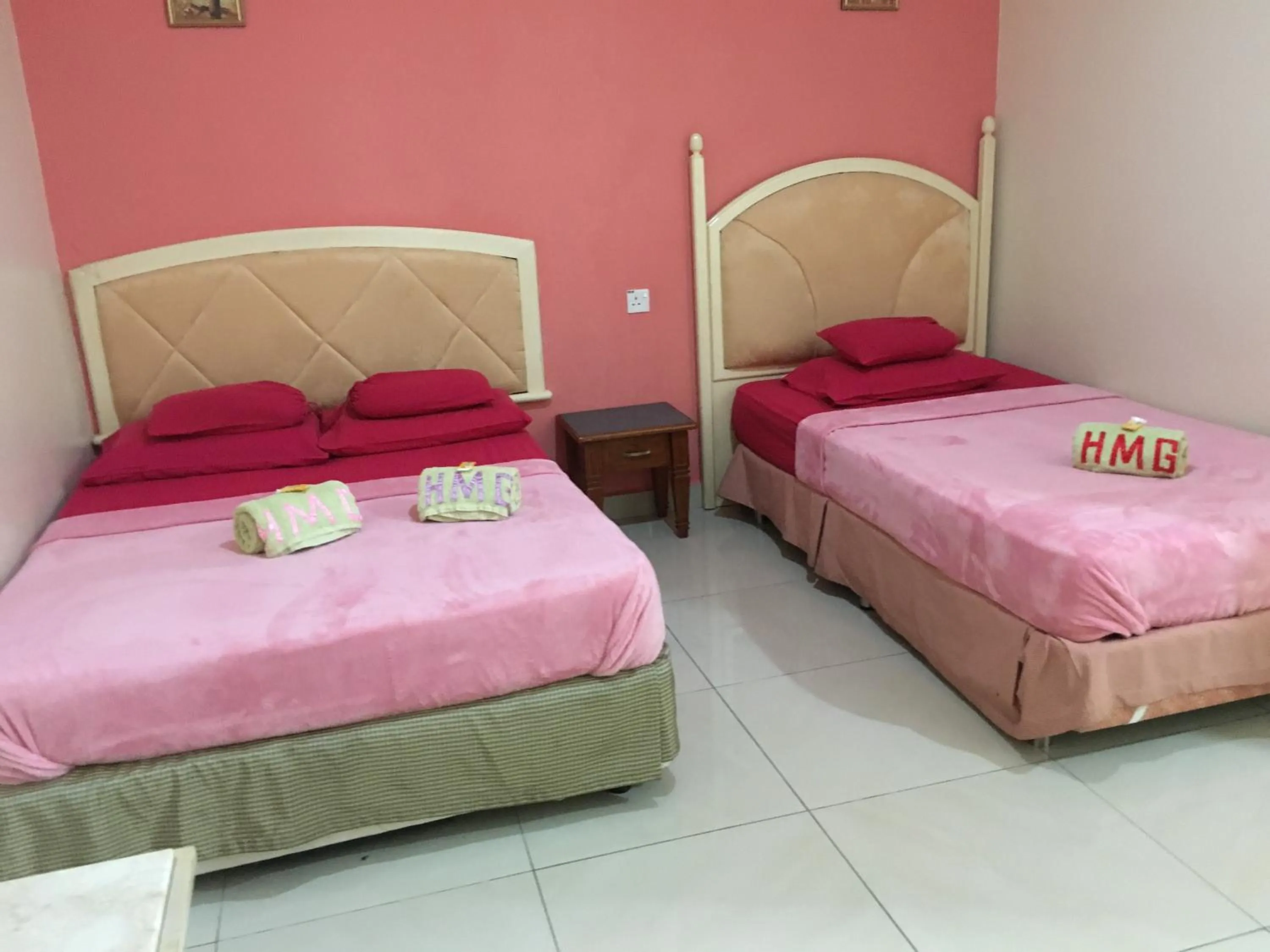 Bed in Hotel Morning Glory