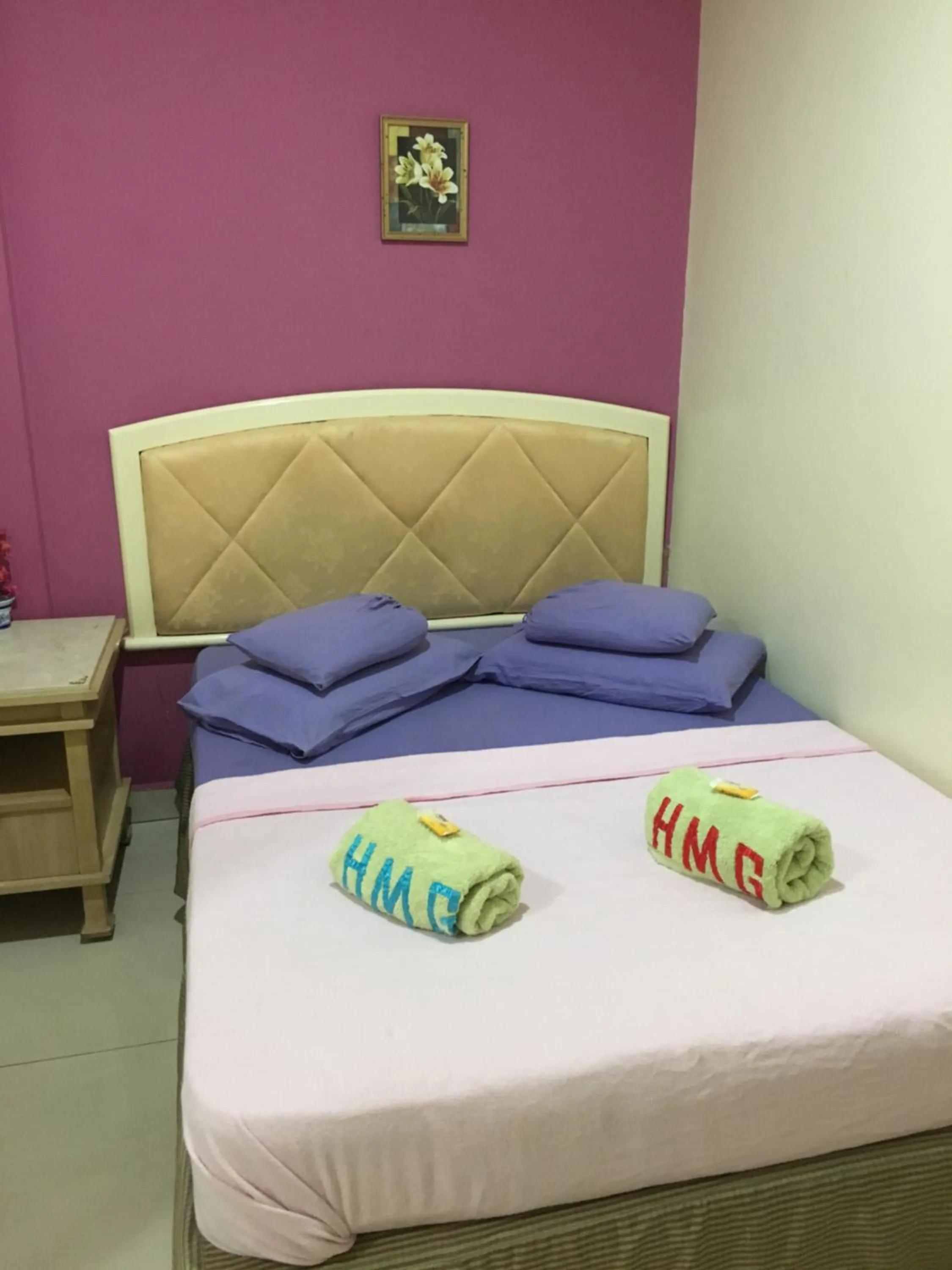 Bed in Hotel Morning Glory