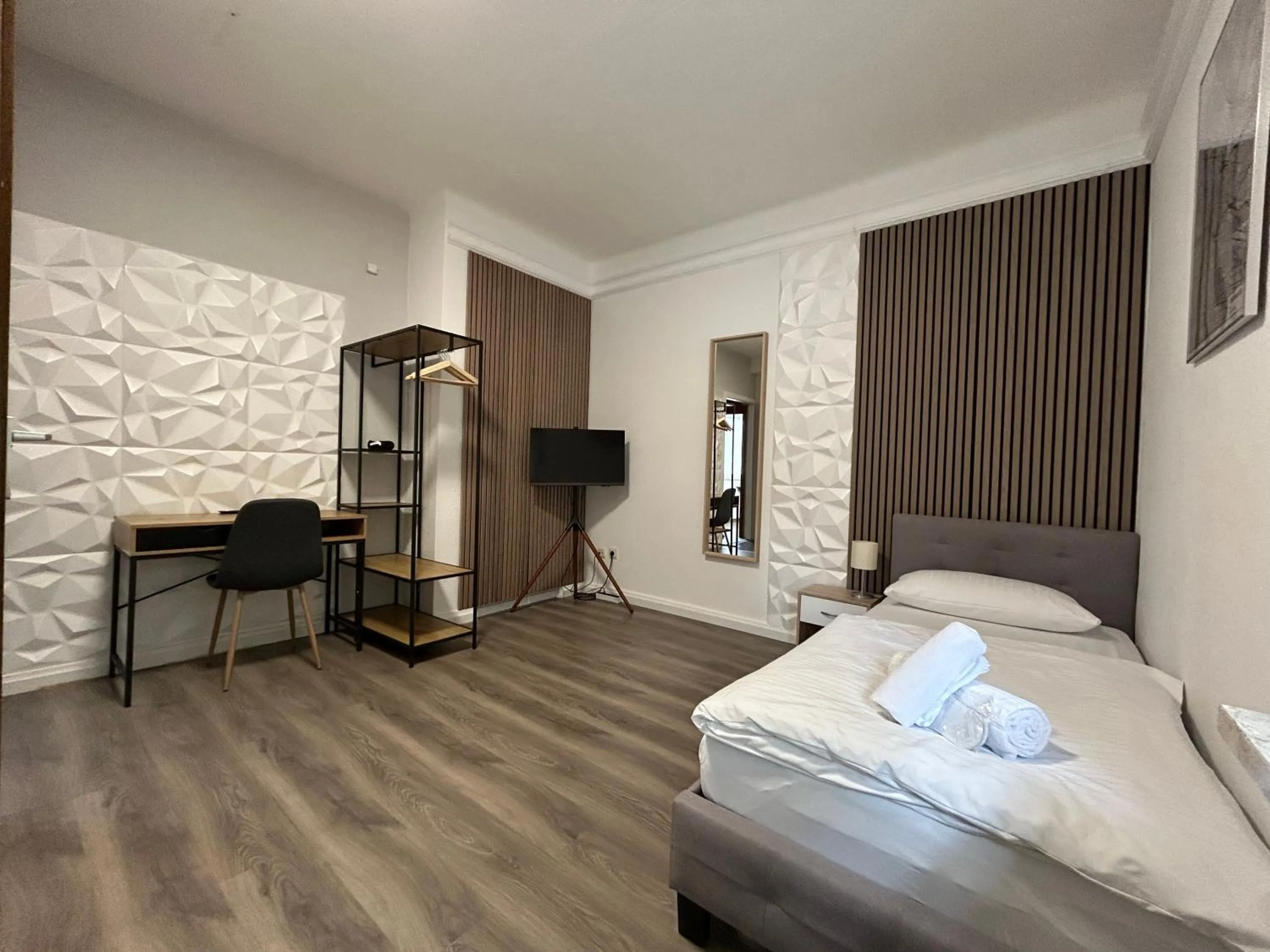 Riverside Airport Hotel