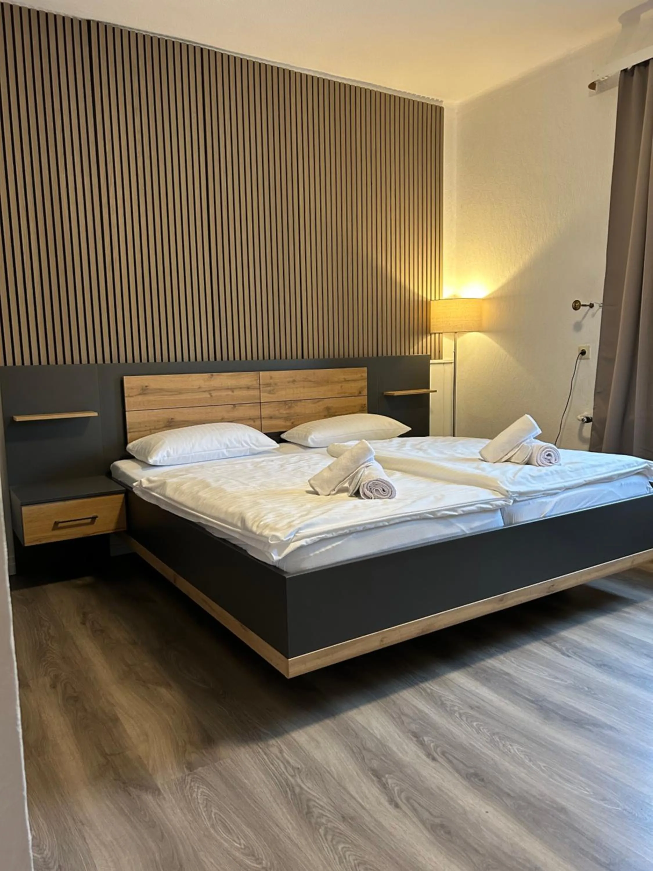Riverside Airport Hotel