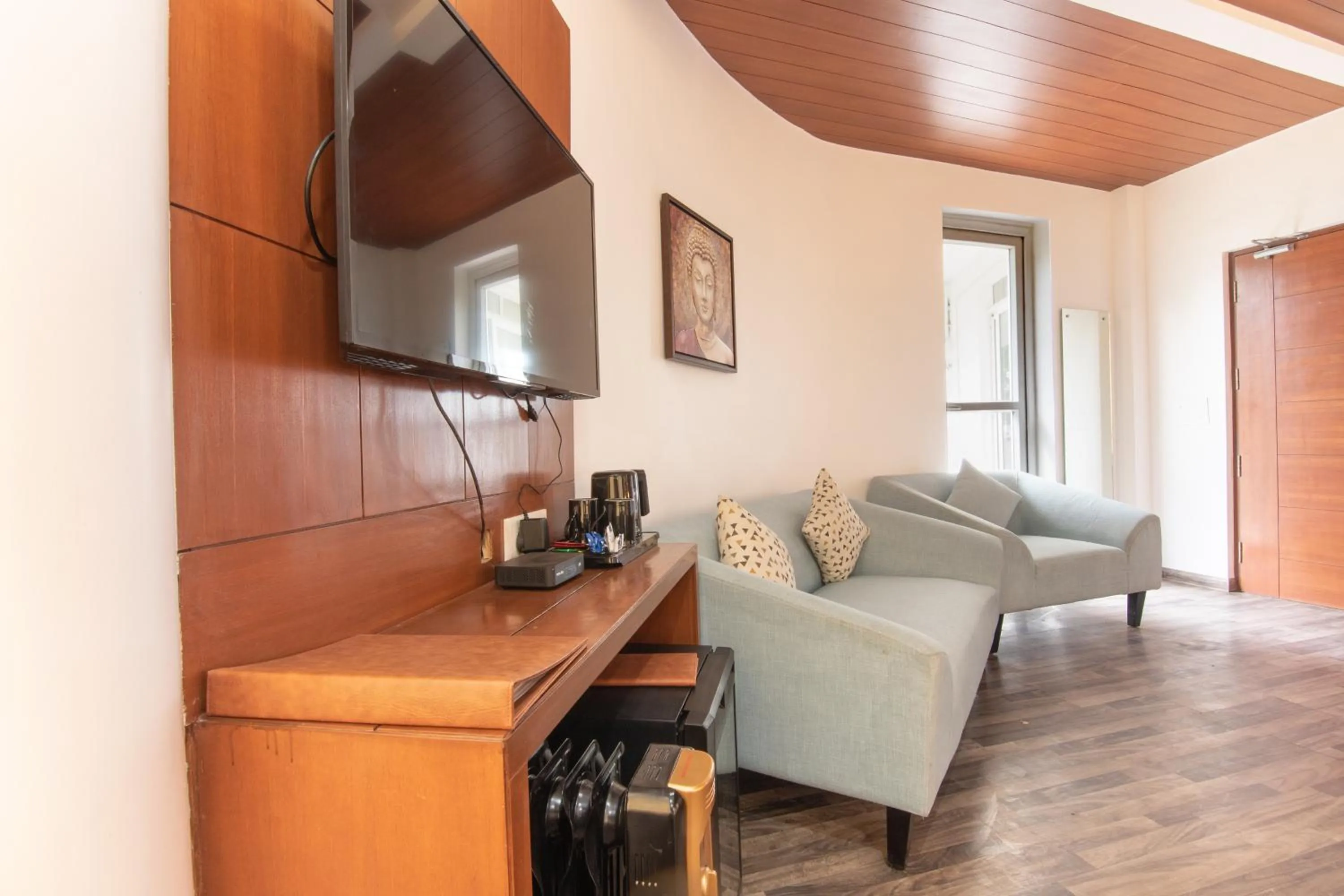 Seating area in Himalayan Splendour Resort