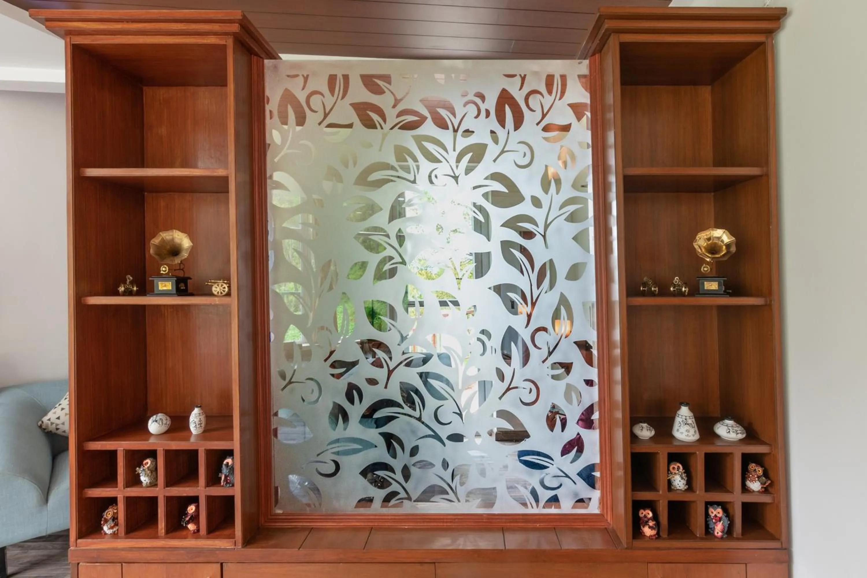 Living room in Himalayan Splendour Resort