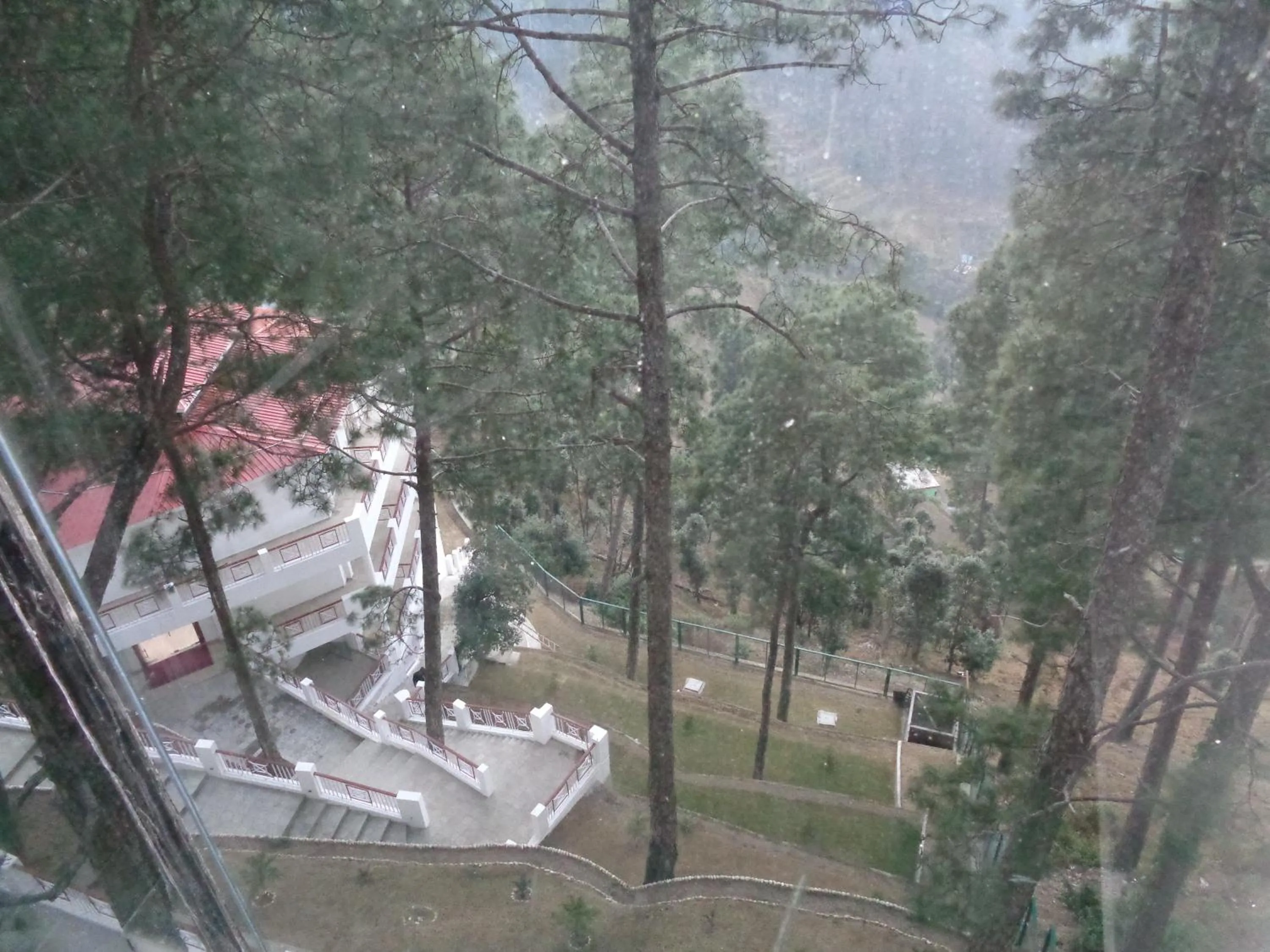 Property building in Himalayan Splendour Resort