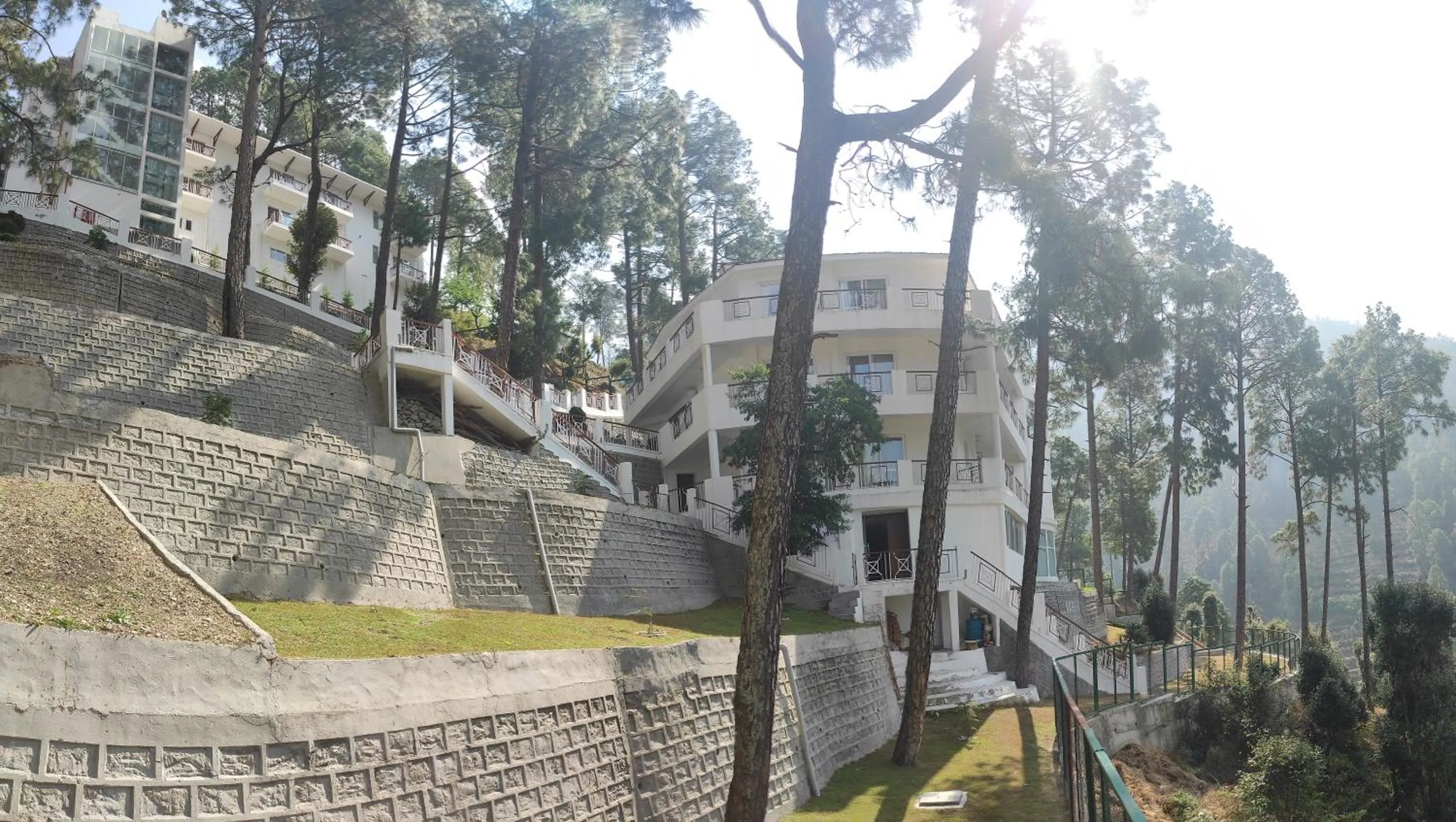 Property building in Himalayan Splendour Resort