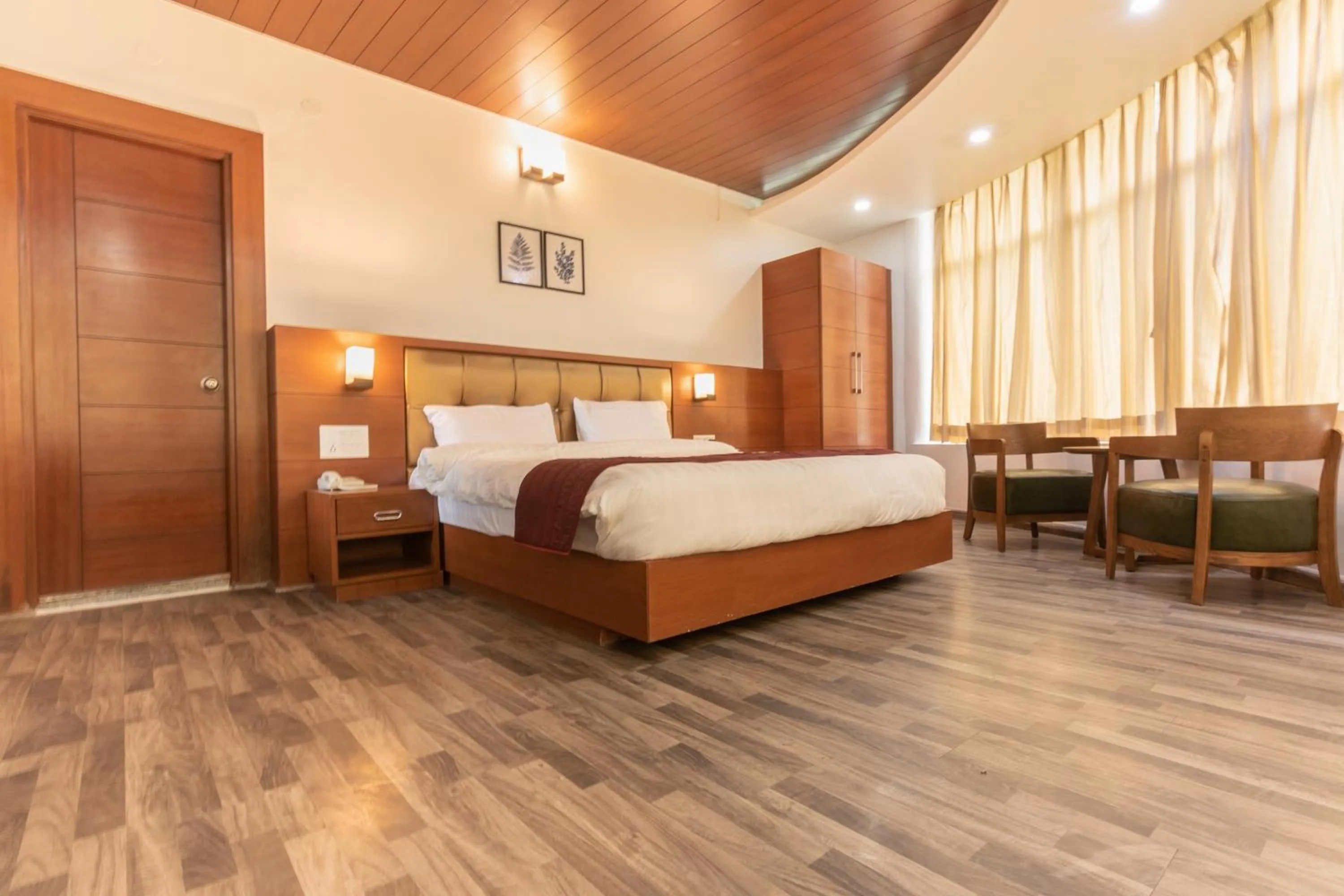 Bedroom, Bed in Himalayan Splendour Resort