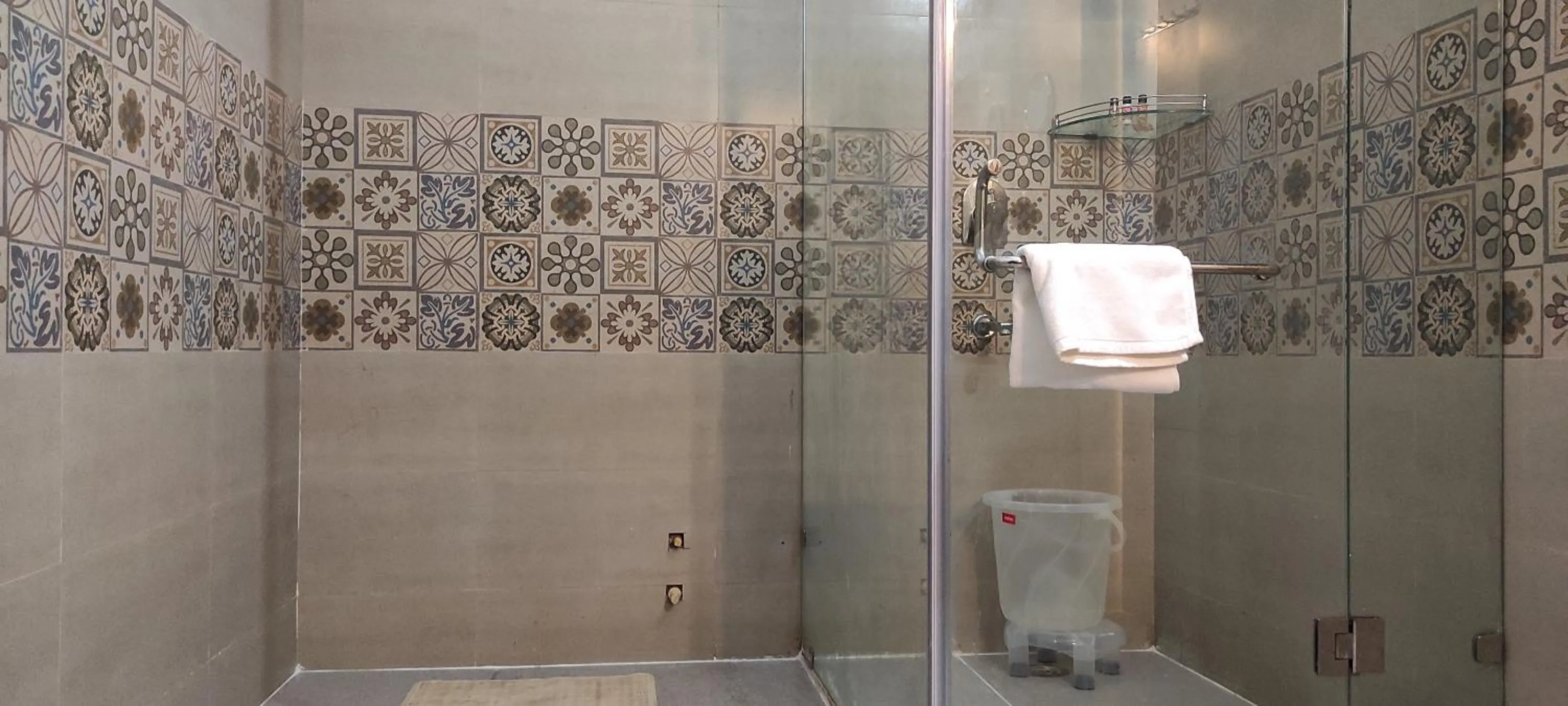 Bathroom in Himalayan Splendour Resort