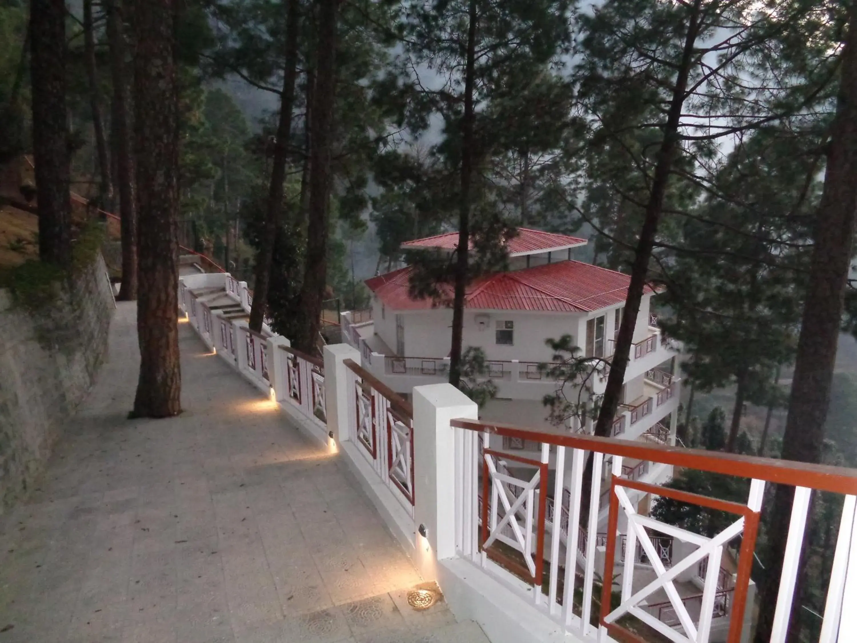 Property building in Himalayan Splendour Resort Property building in Himalayan Splendour Resort