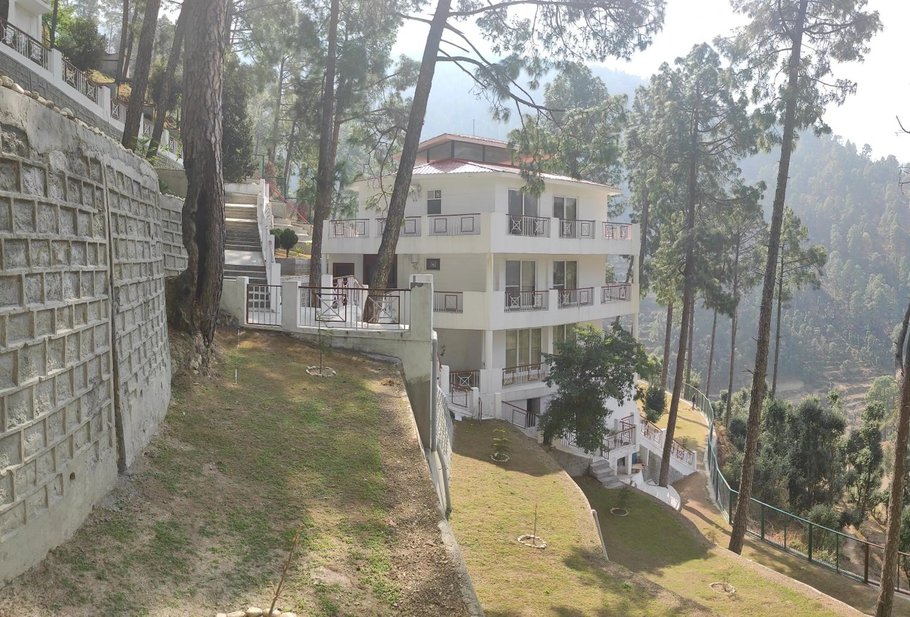 Garden view in Himalayan Splendour Resort
