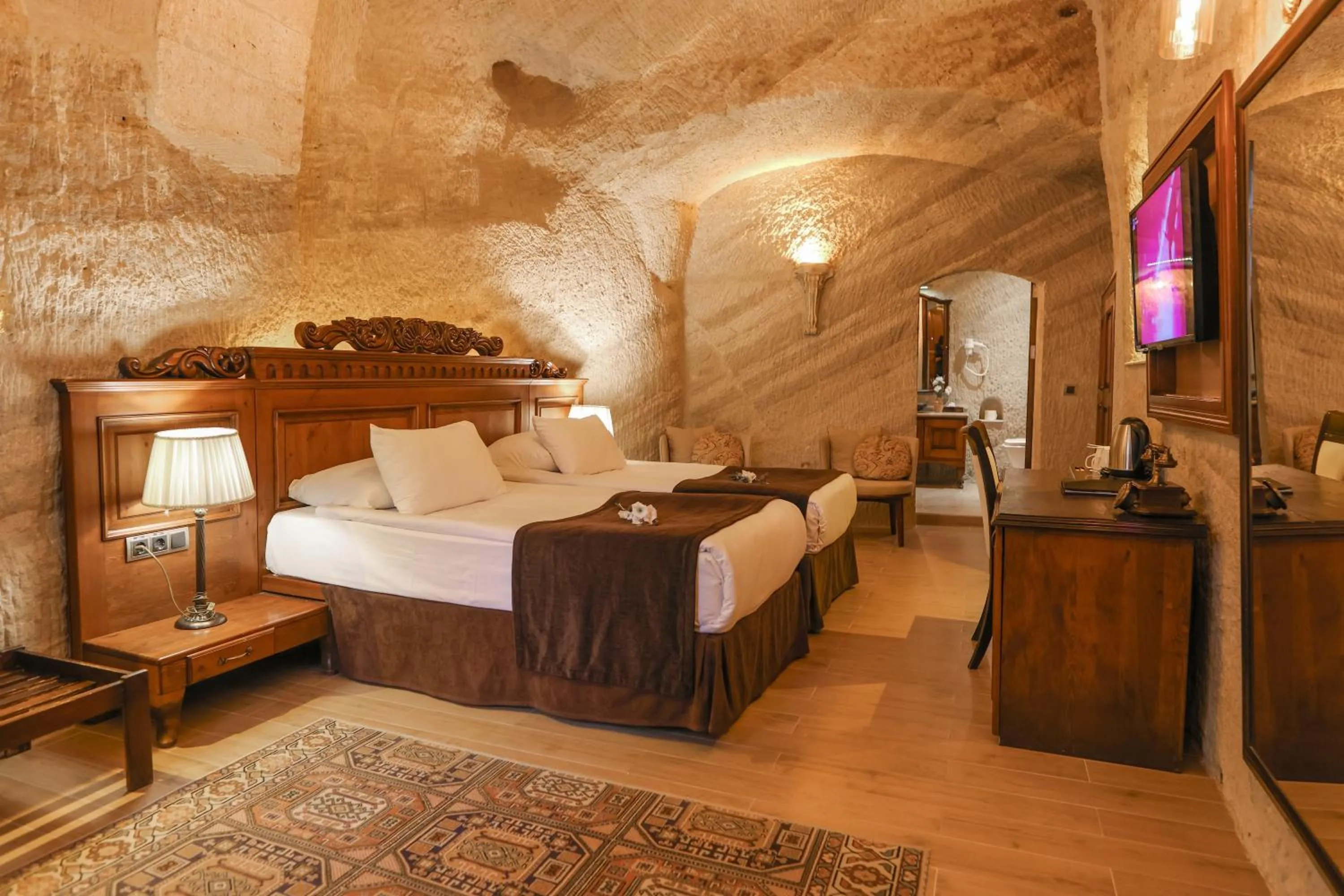 Photo of the whole room, Bed in Utopia Cave Cappadocia