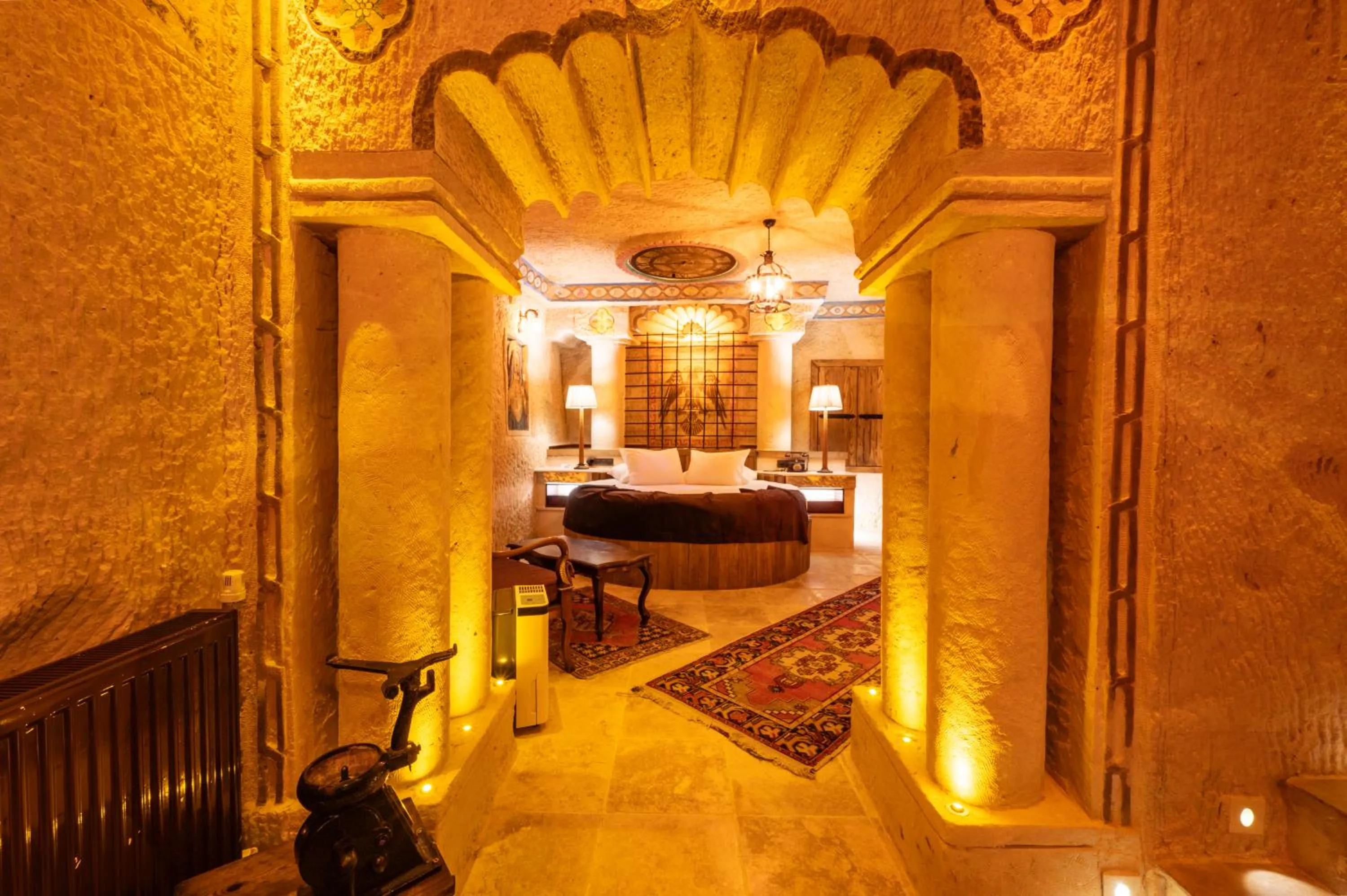 Bedroom, Bed in Utopia Cave Cappadocia