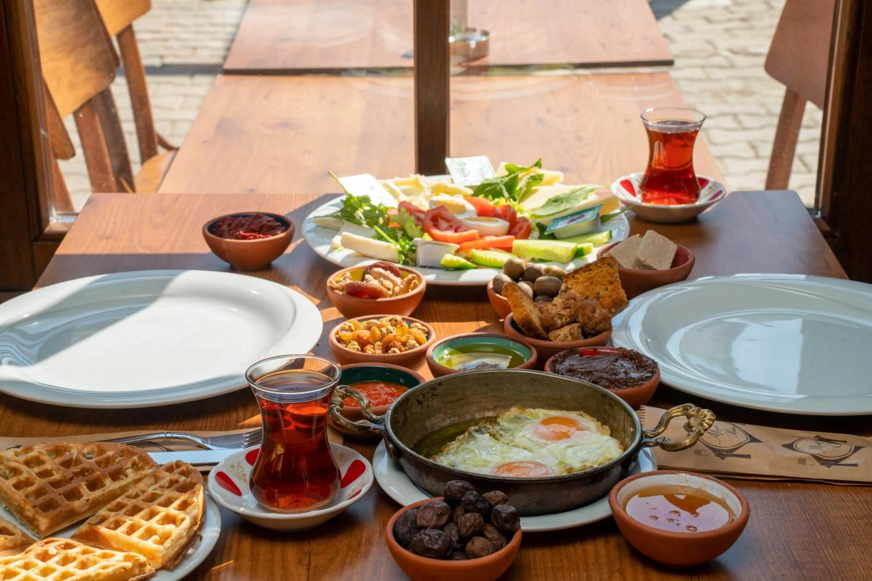 Restaurant/places to eat in Cunda Taka